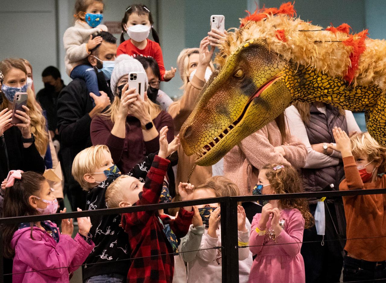 Jurassic Quest organizers amazed at Duluth's wild enthusiasm for animatronic dinosaurs - Vimarsana News