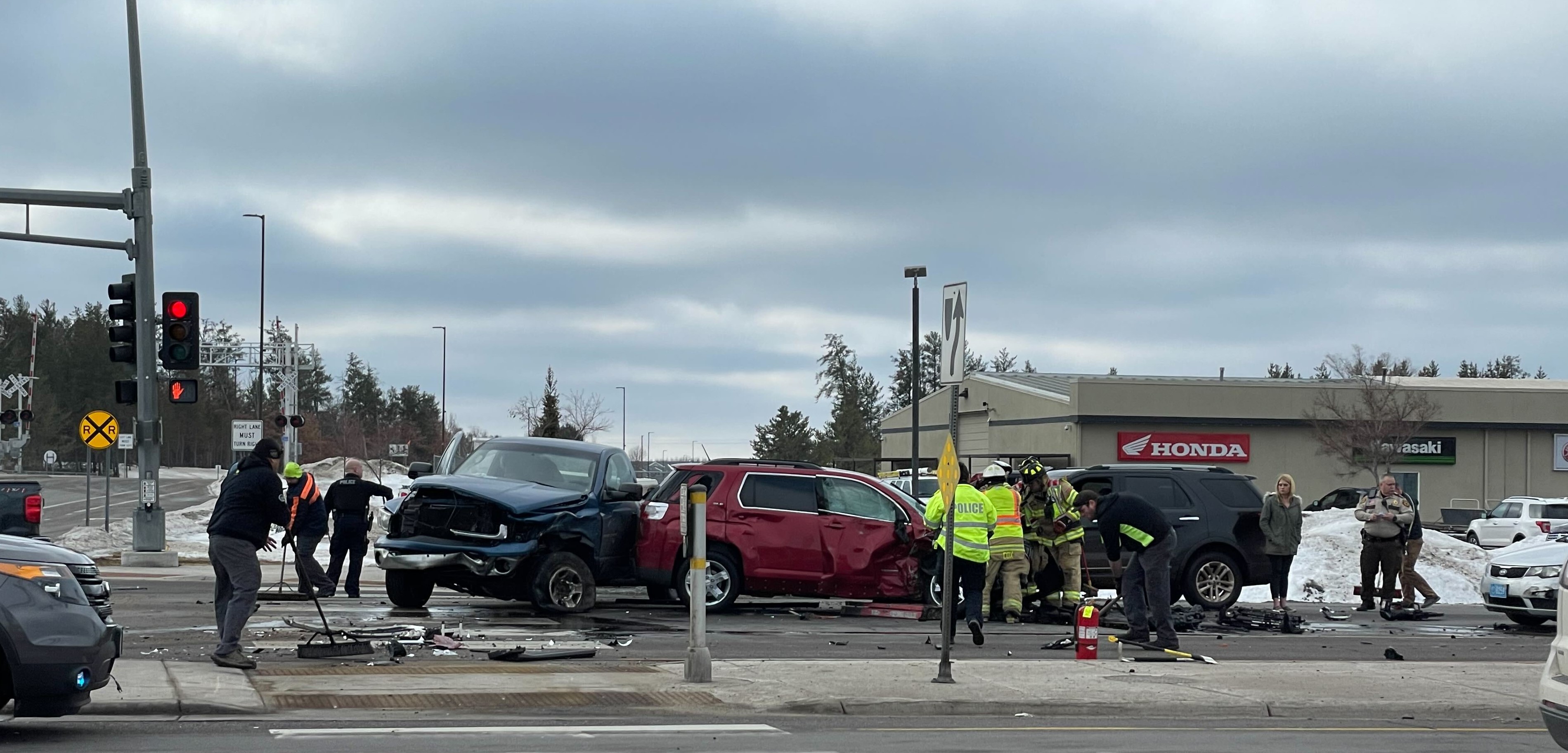 Multi-vehicles crash on Highway 210 - Vimarsana News