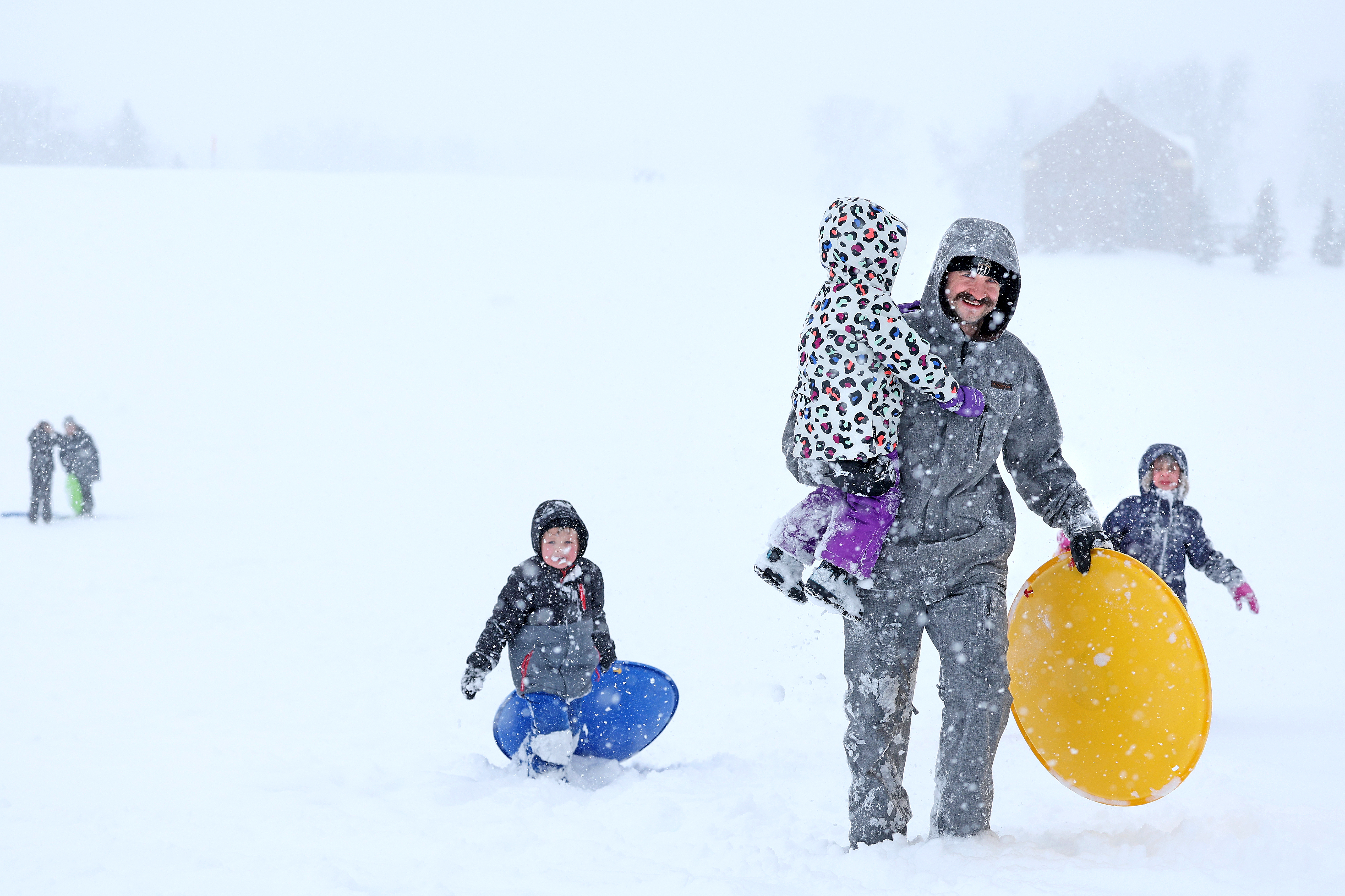 Storm begins to subside in Grand Forks region; school two hours late in Grand Forks, East Grand Forks - Vimarsana News