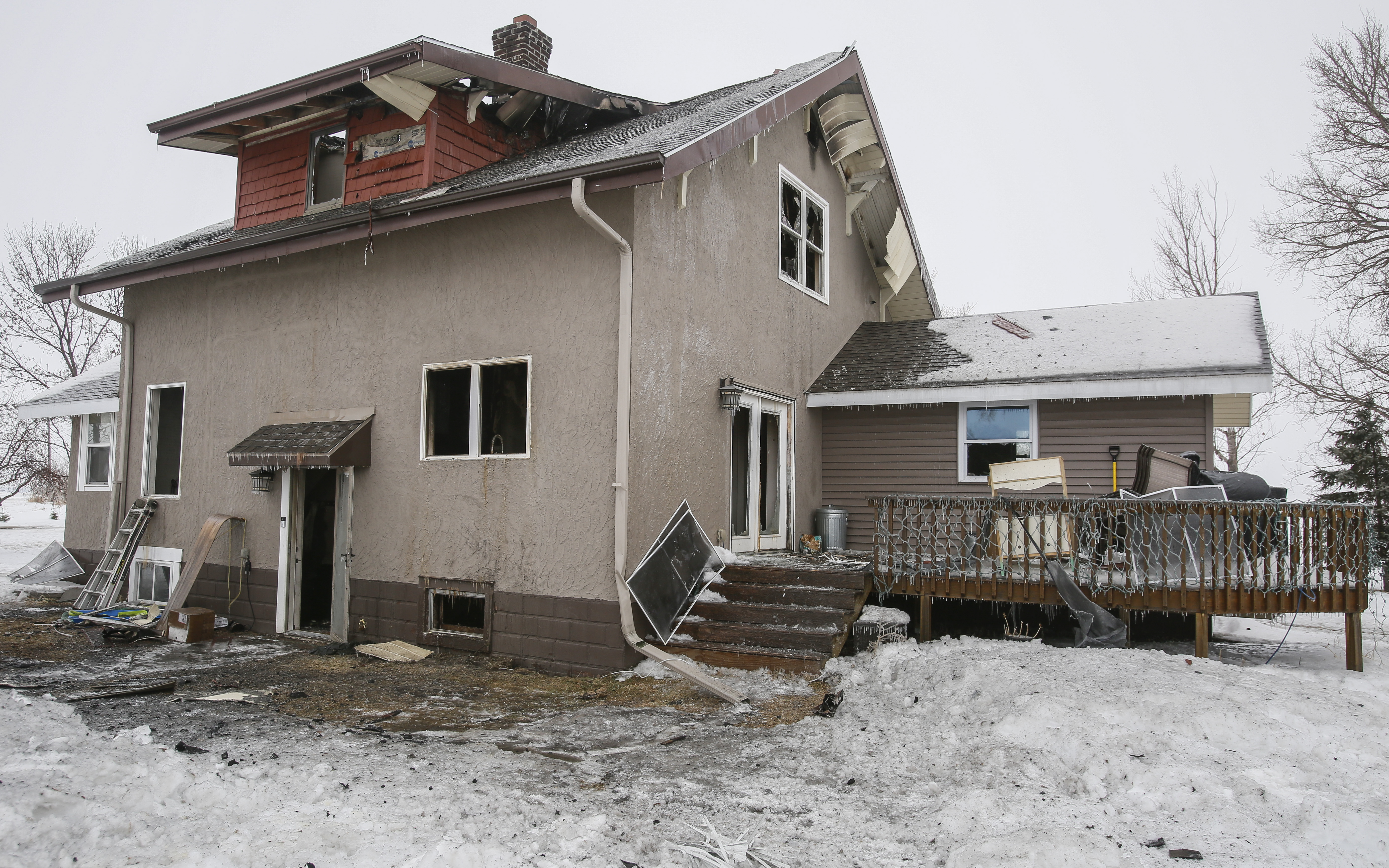 Mother, 3 young children escape rural Glyndon house fire - Vimarsana News