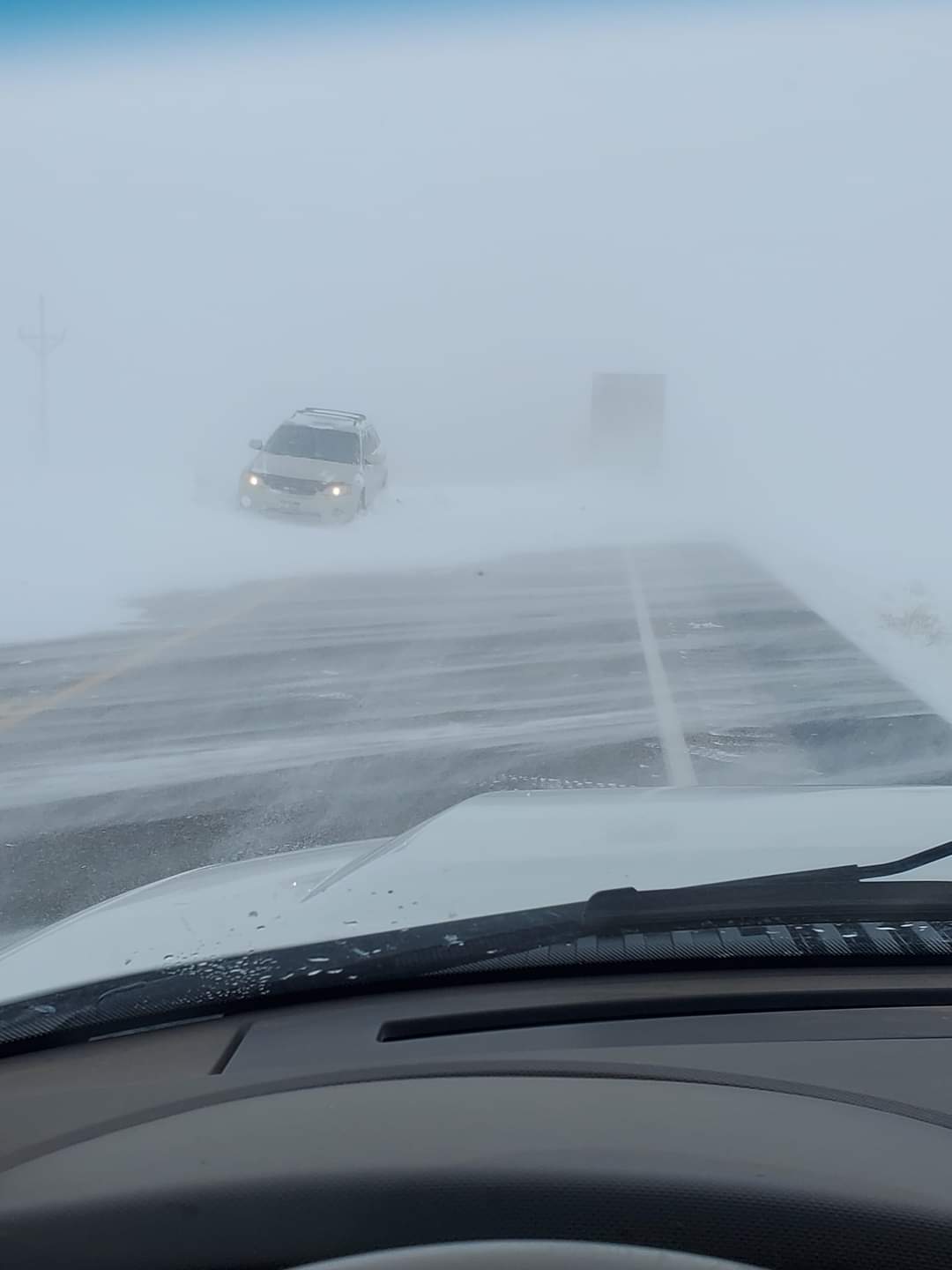 Snowstorm ushers chaos: stranded motorists, downed power lines and blocked roadways - Vimarsana News