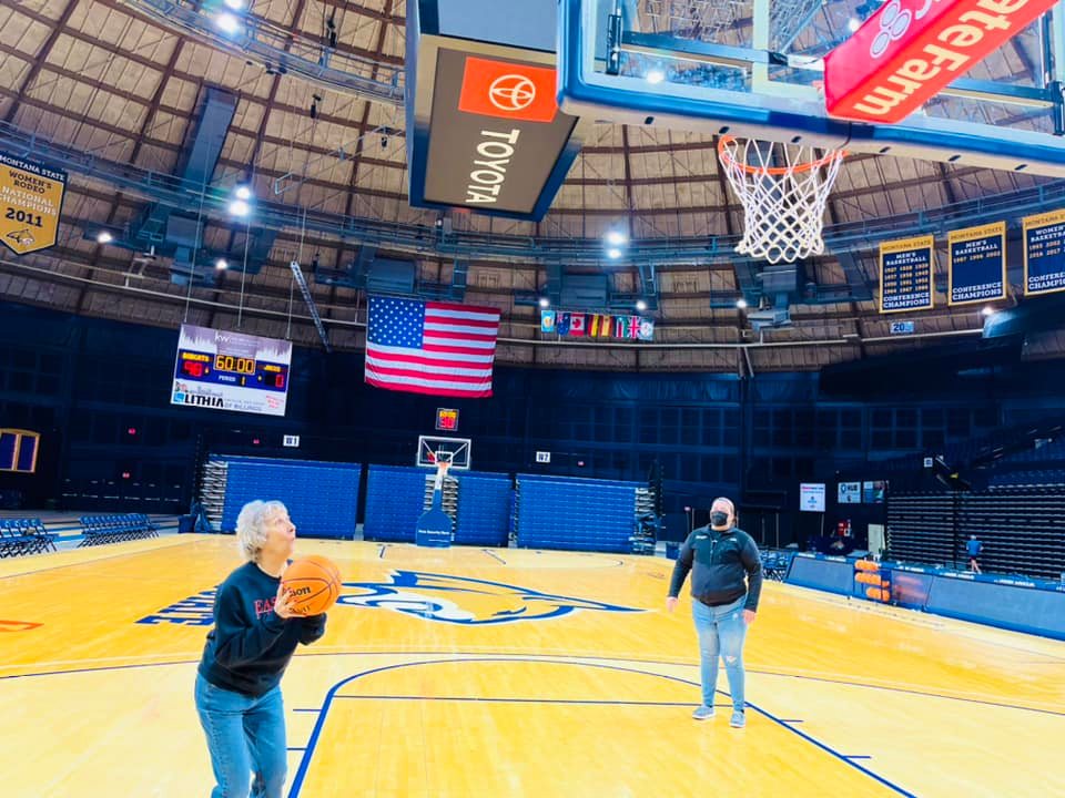 CountryHouse makes a 'half-court shot of a dream' come true - The Dickinson Press | News, weather, sports from Dickinson North Dakota - Vimarsana News