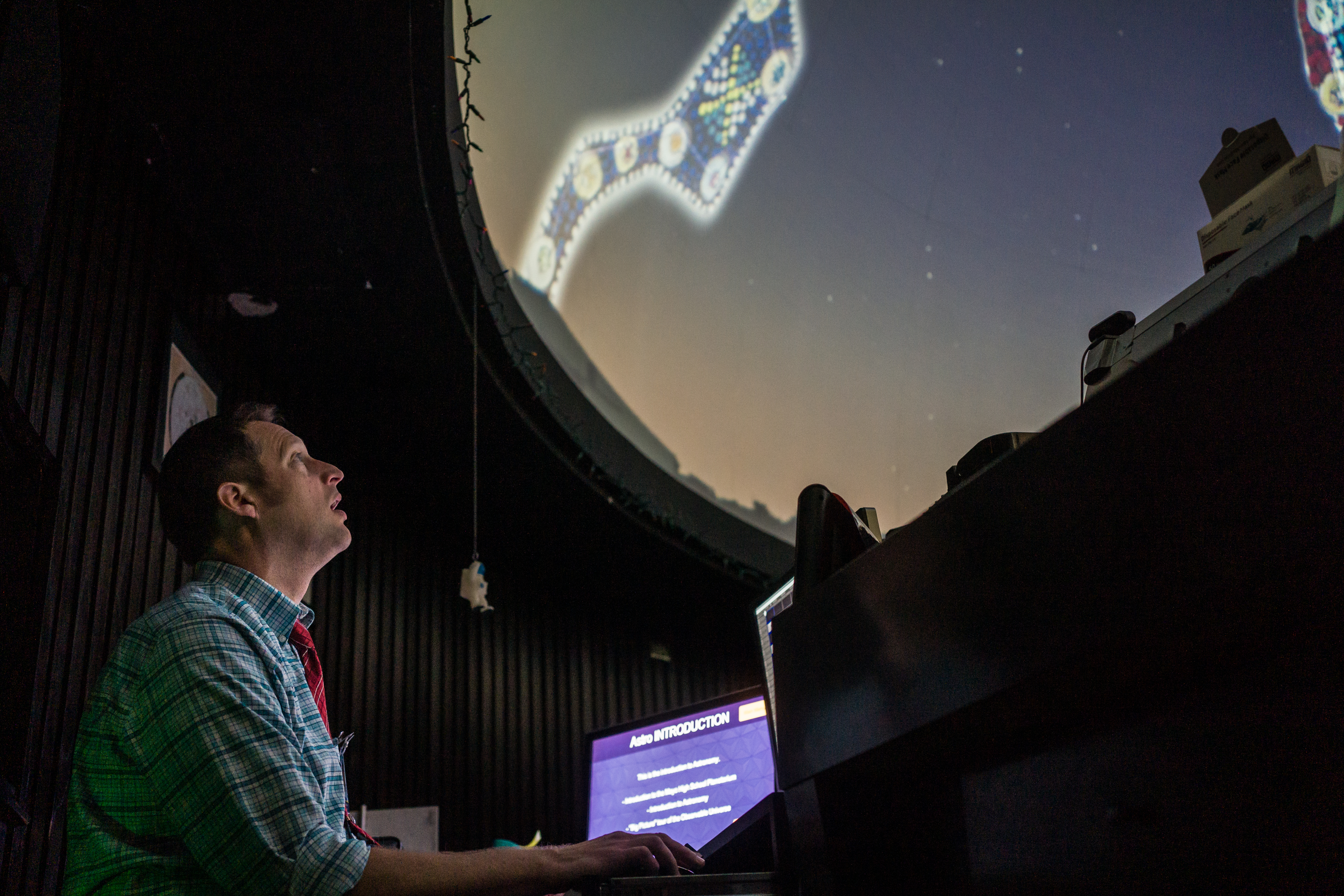 Cosmos classroom: Ben Joslin brings the heavens to Mayo High School students - Vimarsana News