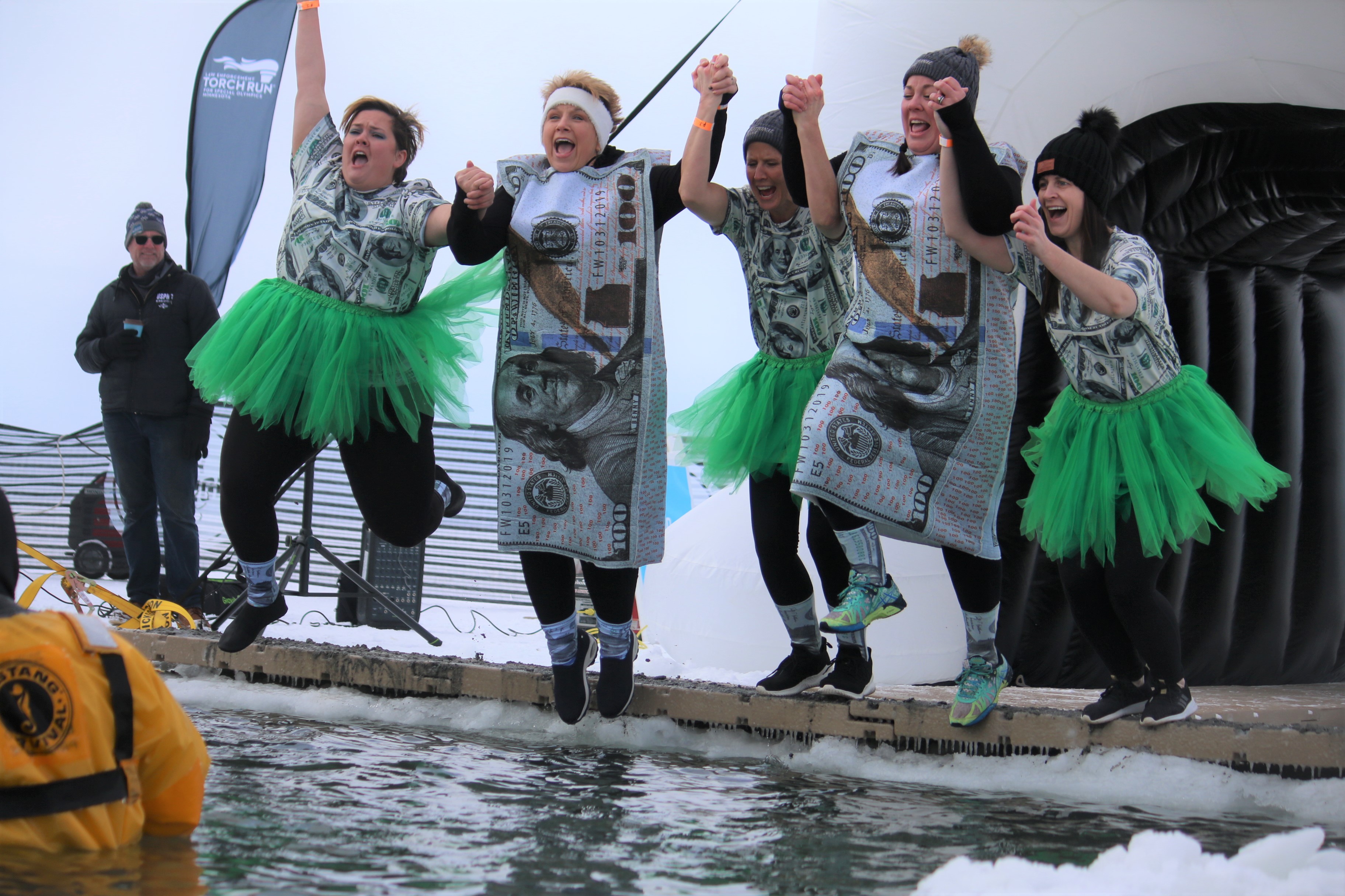 Ottertail plungers make a splash for Special Olympics - Vimarsana News