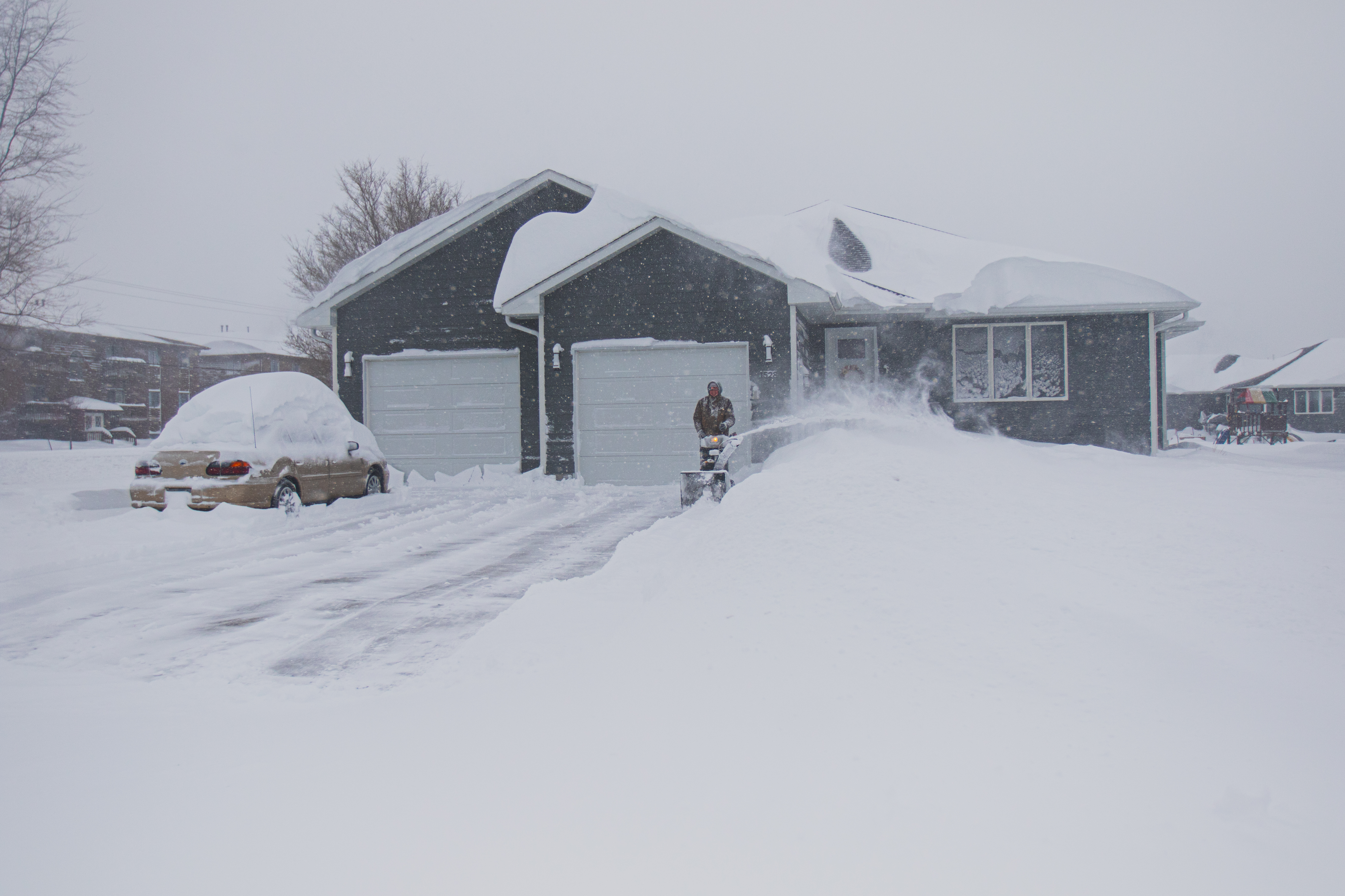 Should South Dakota homeowners be clearing all that snow from their rooftops? - Vimarsana News