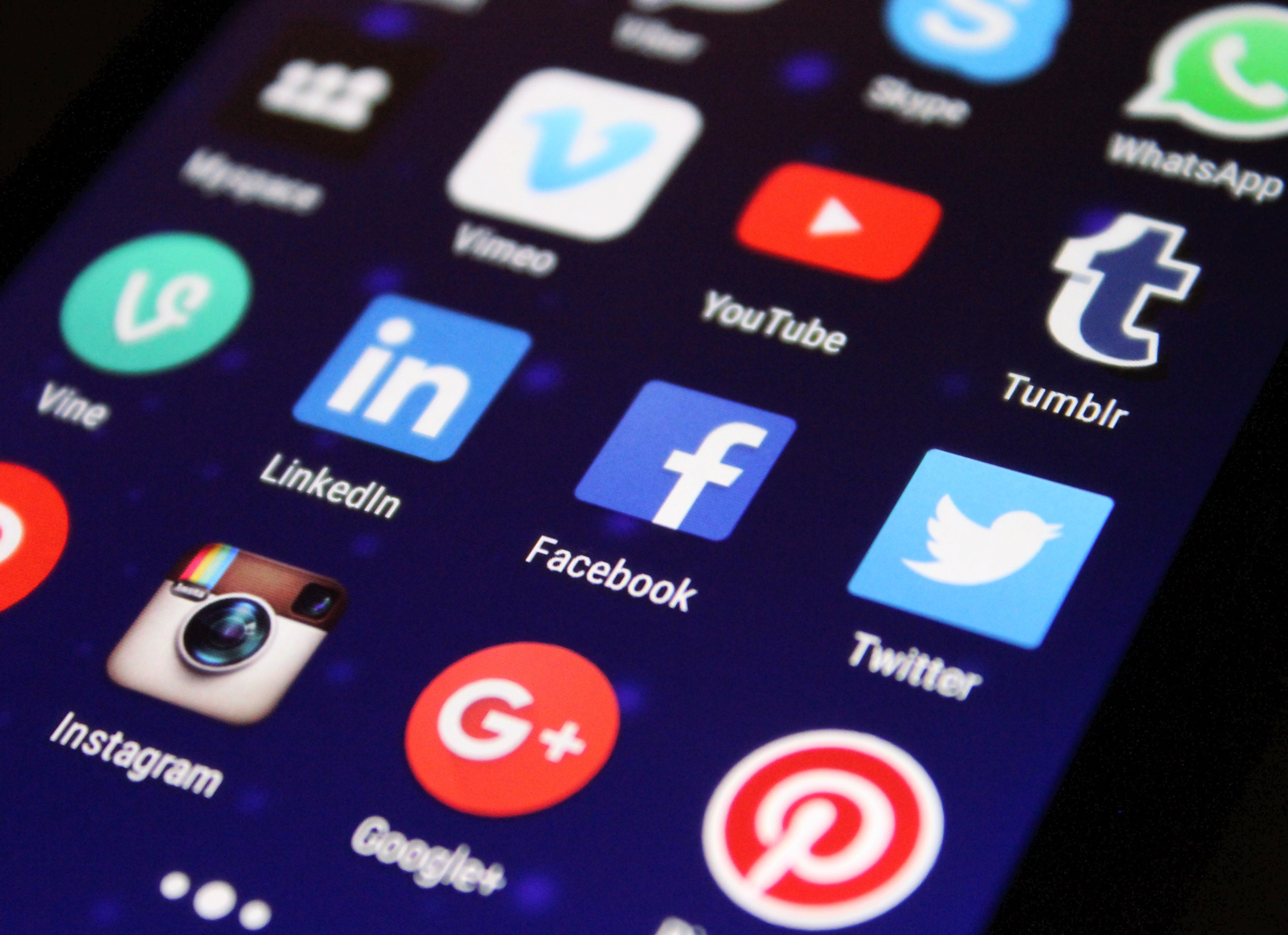 On TikTok, Instagram and Facebook, patient influencers are remaking the drug advertising market - Vimarsana News