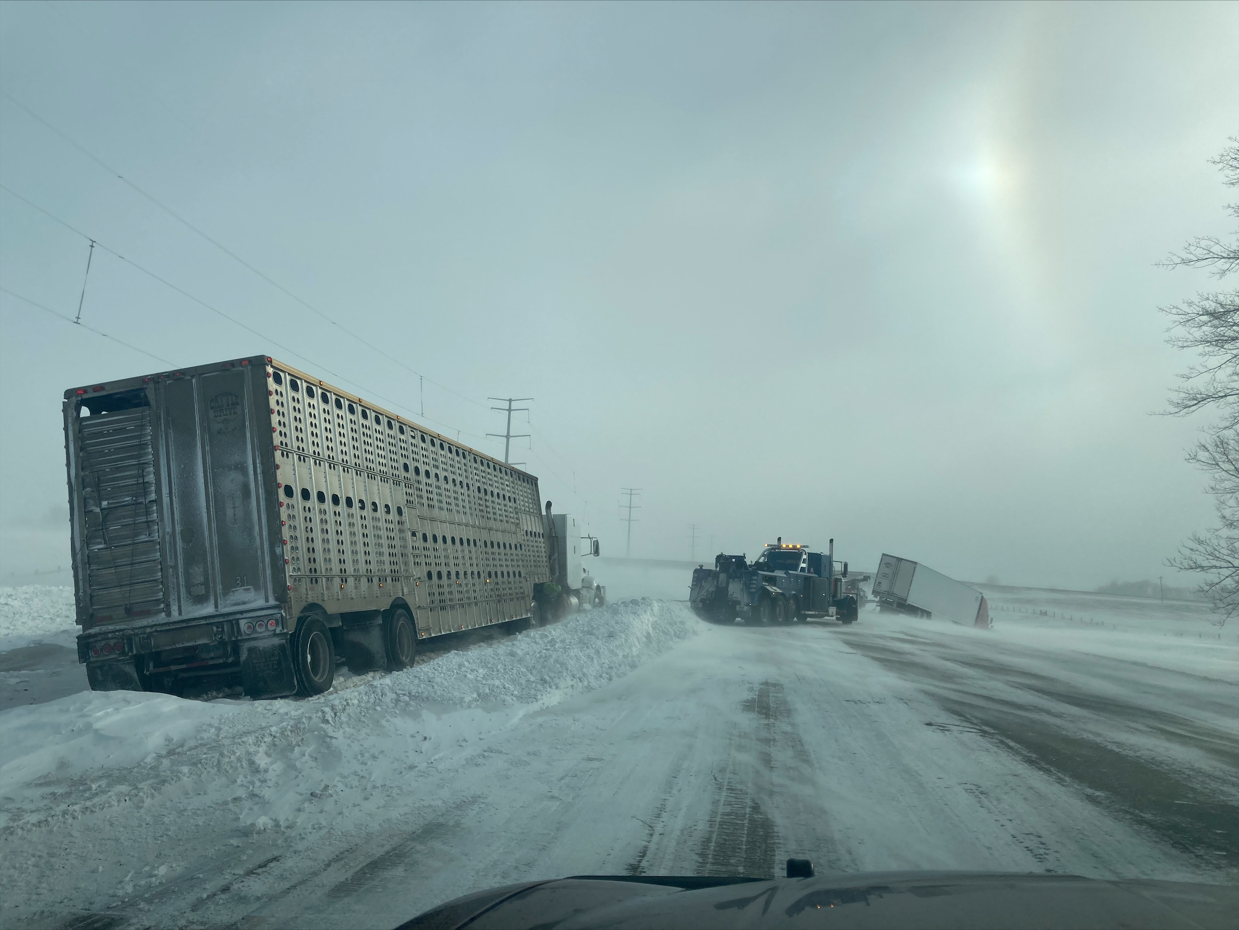 Three suffer serious injuries on Interstate 29 in blizzard conditions - Vimarsana News