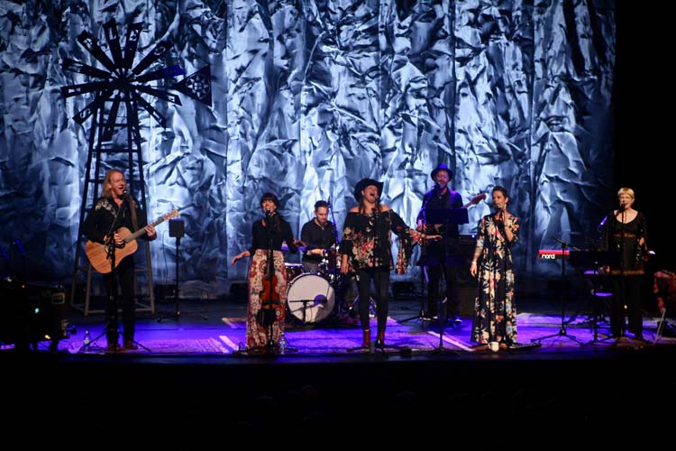 SimpleGifts returns to Worthington with reinterpretations of Neil Young and other acoustic greats - Vimarsana News