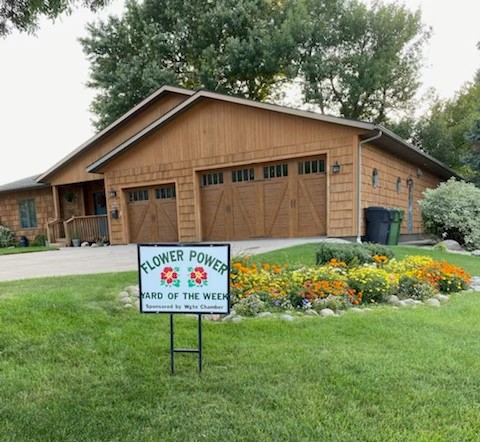 Vaskes have this week's Flower Power Yard of the Week - Vimarsana News
