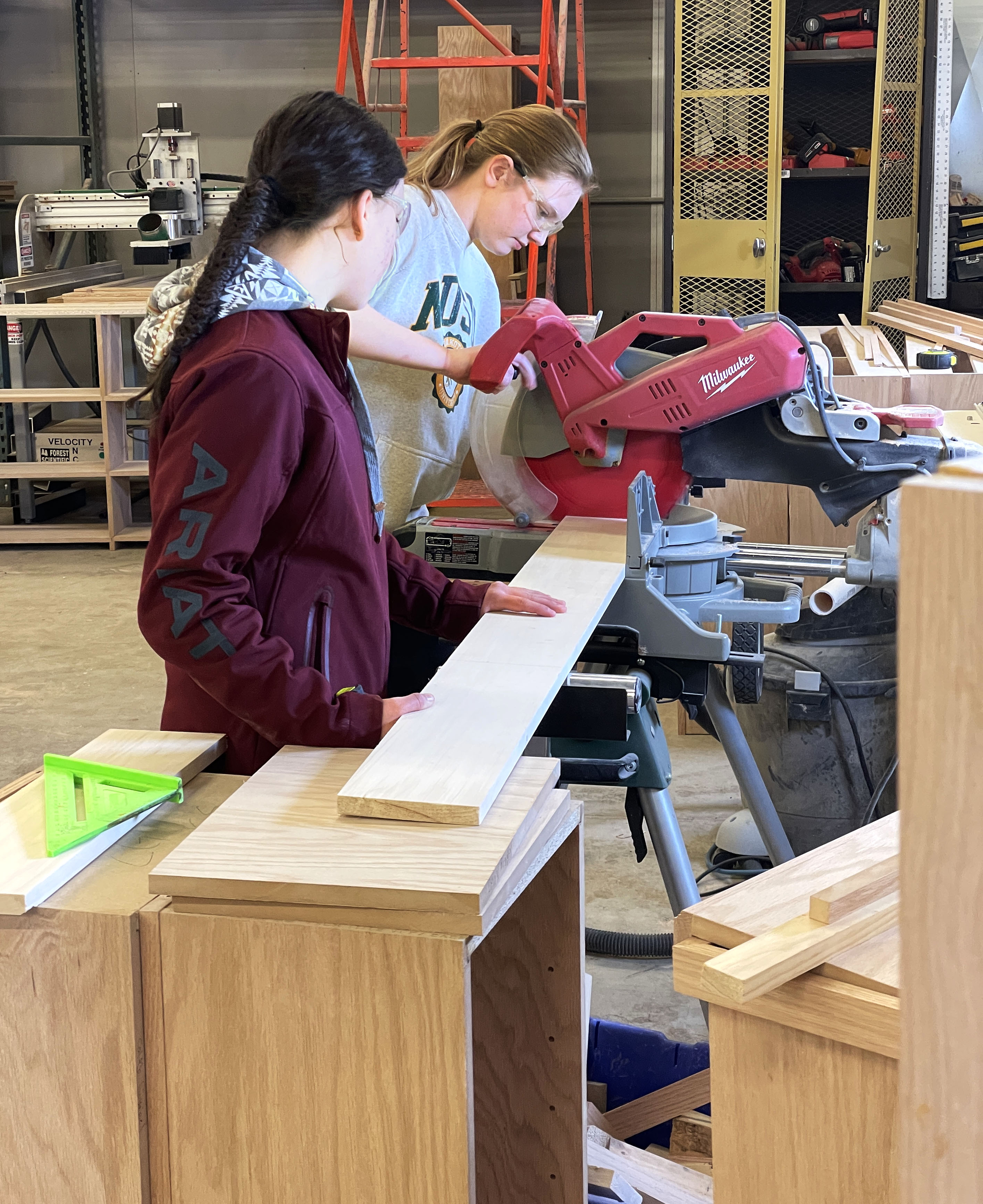 Alexandria students run Cardinal Fab, a metals and wood business - Vimarsana News