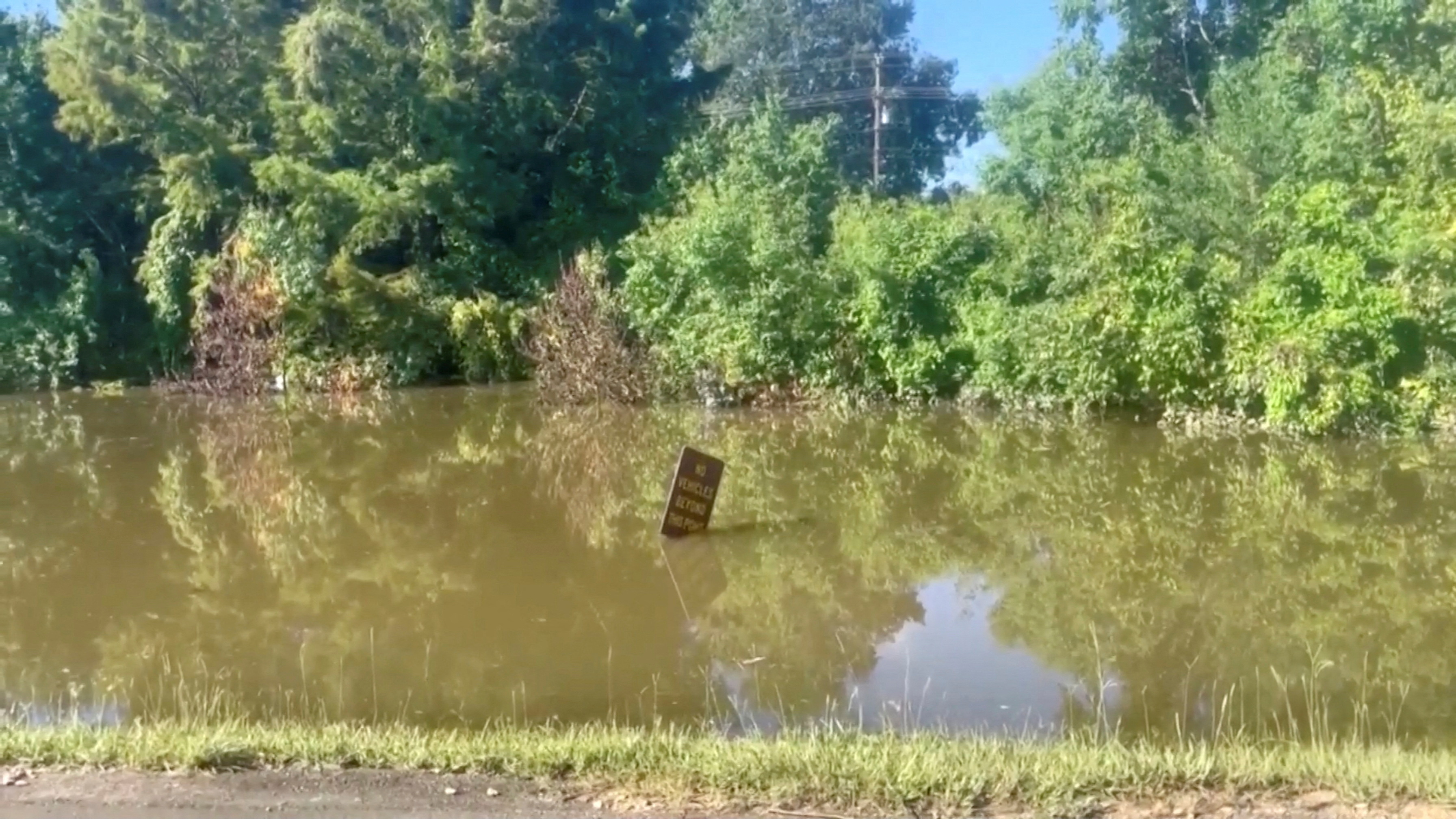 Life in Mississippi's capital disrupted by water loss - Vimarsana News