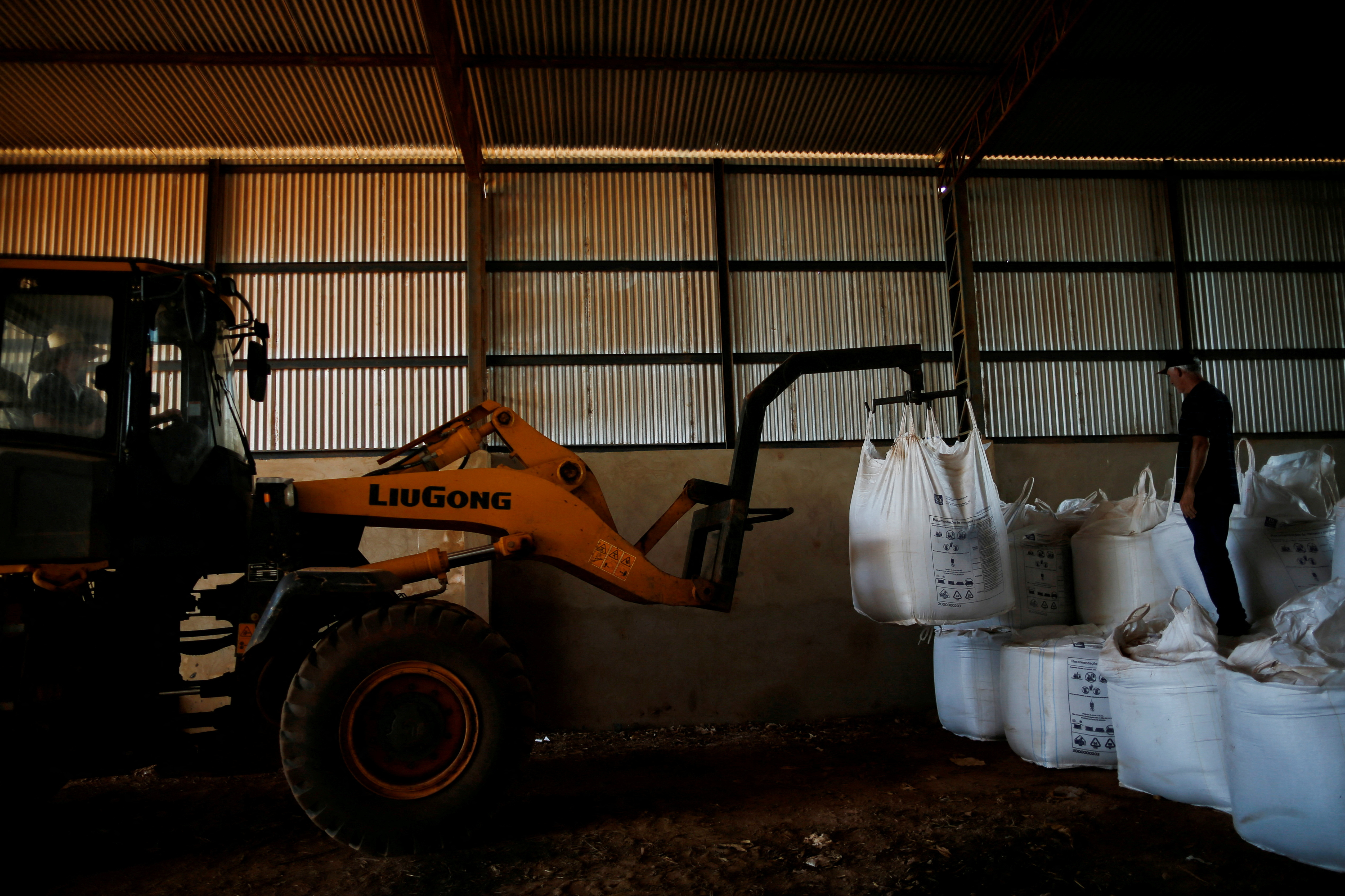 Canada fertilizer sales to Brazil soar as farmers gear up for next crop season - Vimarsana News