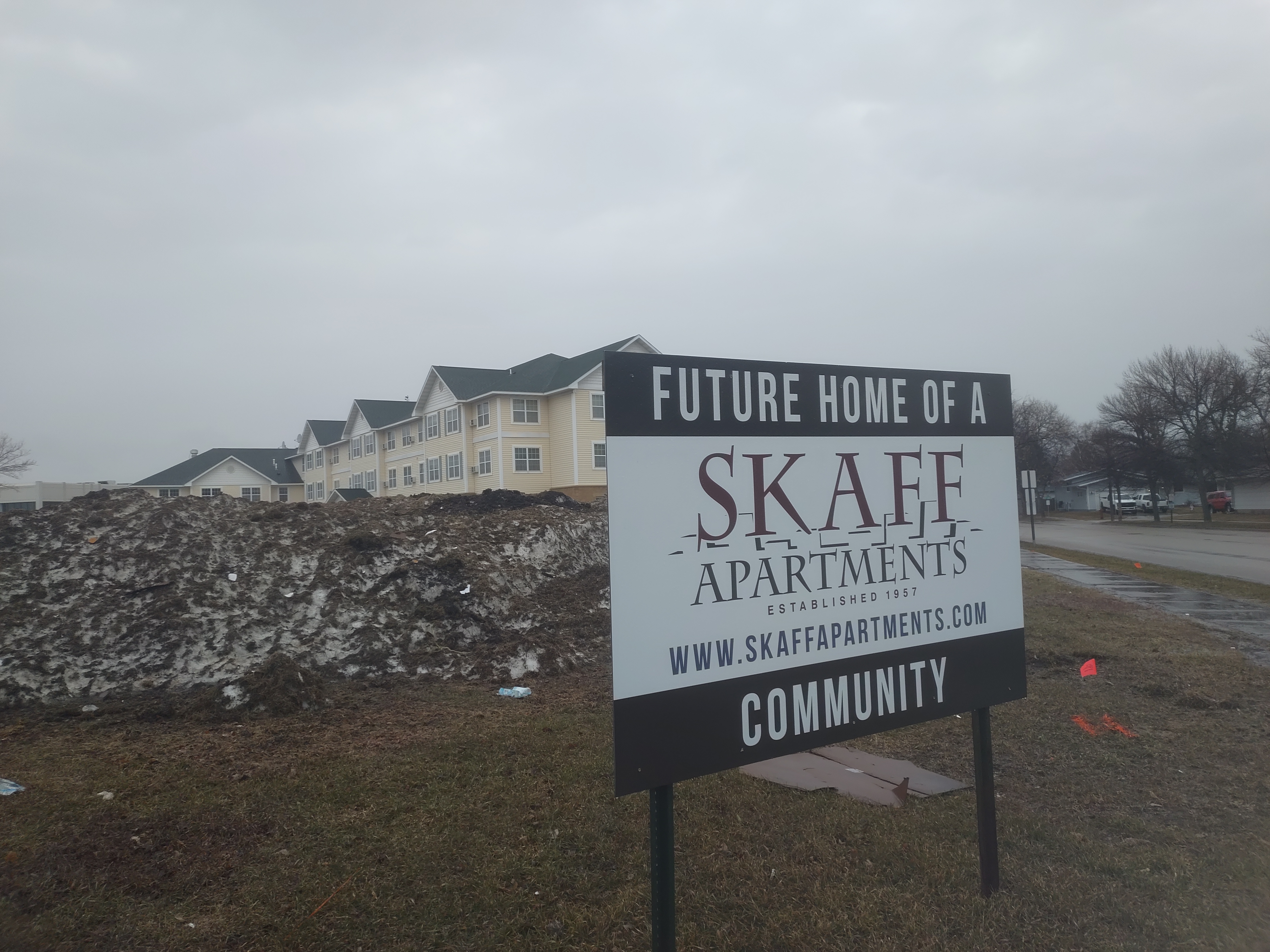 Neighbors object to proposed 70-unit apartment building in Moorhead - Vimarsana News