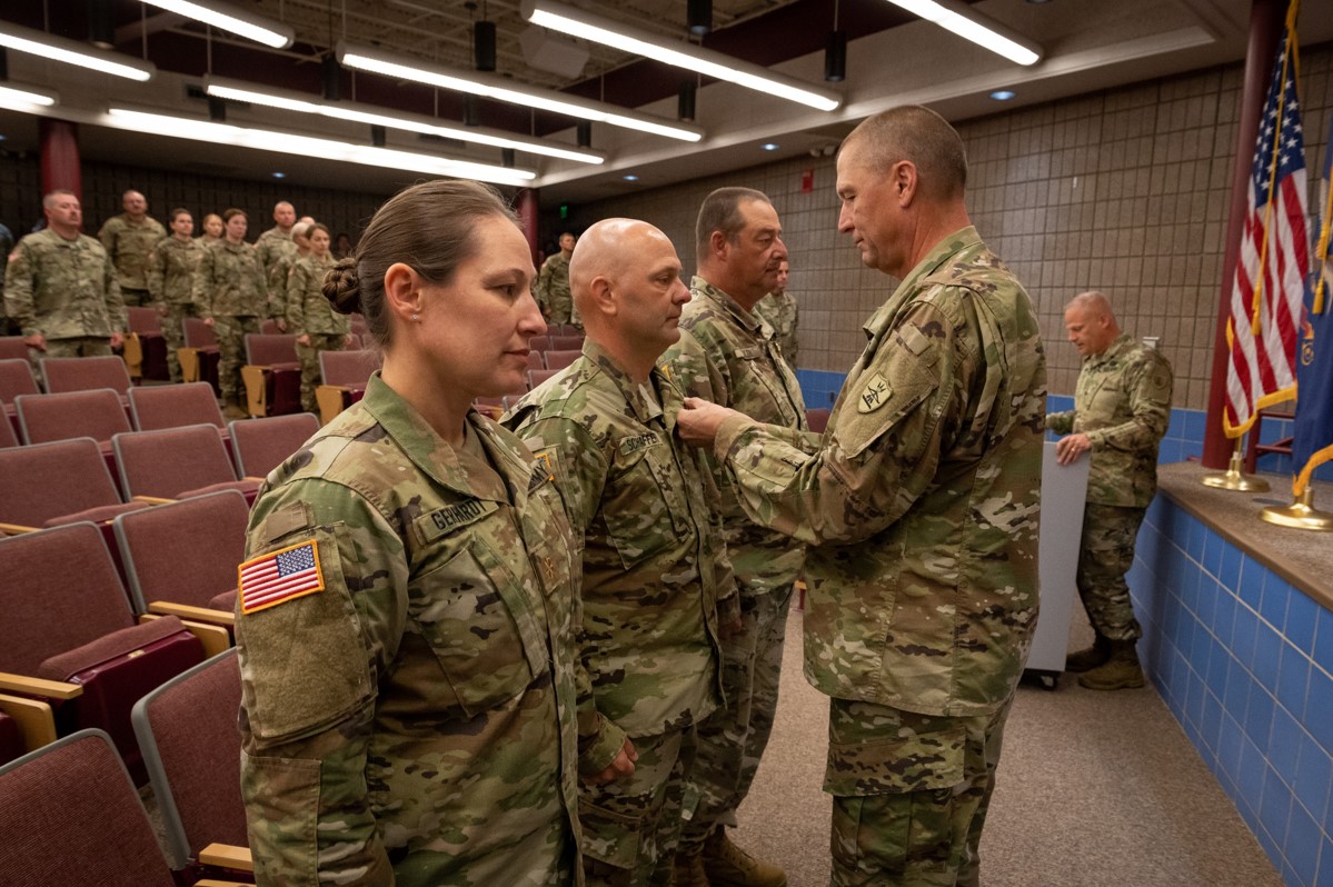 ND National Guard soldiers receive Keeble Award for life-saving effort - Vimarsana News