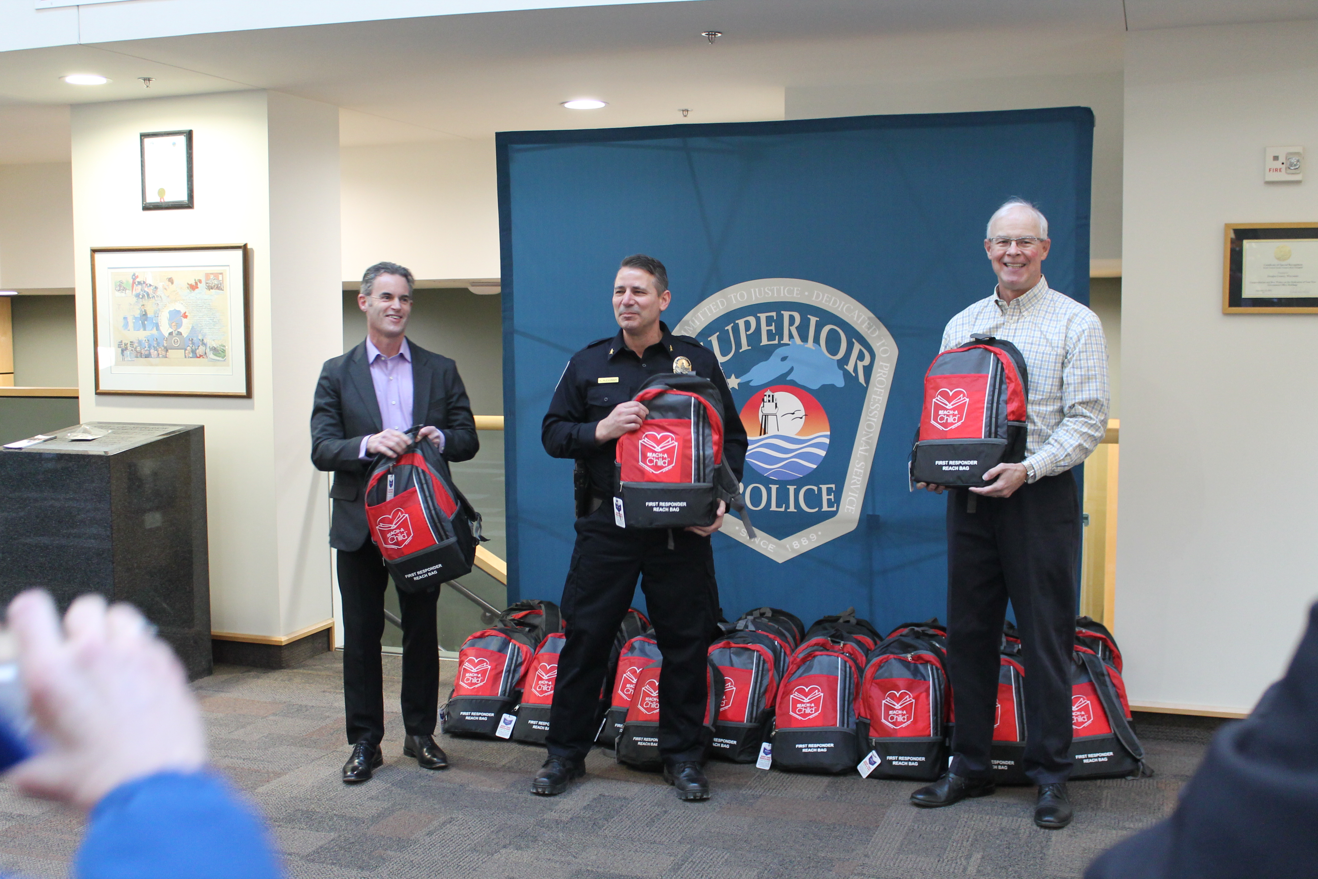 Grant helps Superior police support children in crisis - Vimarsana News