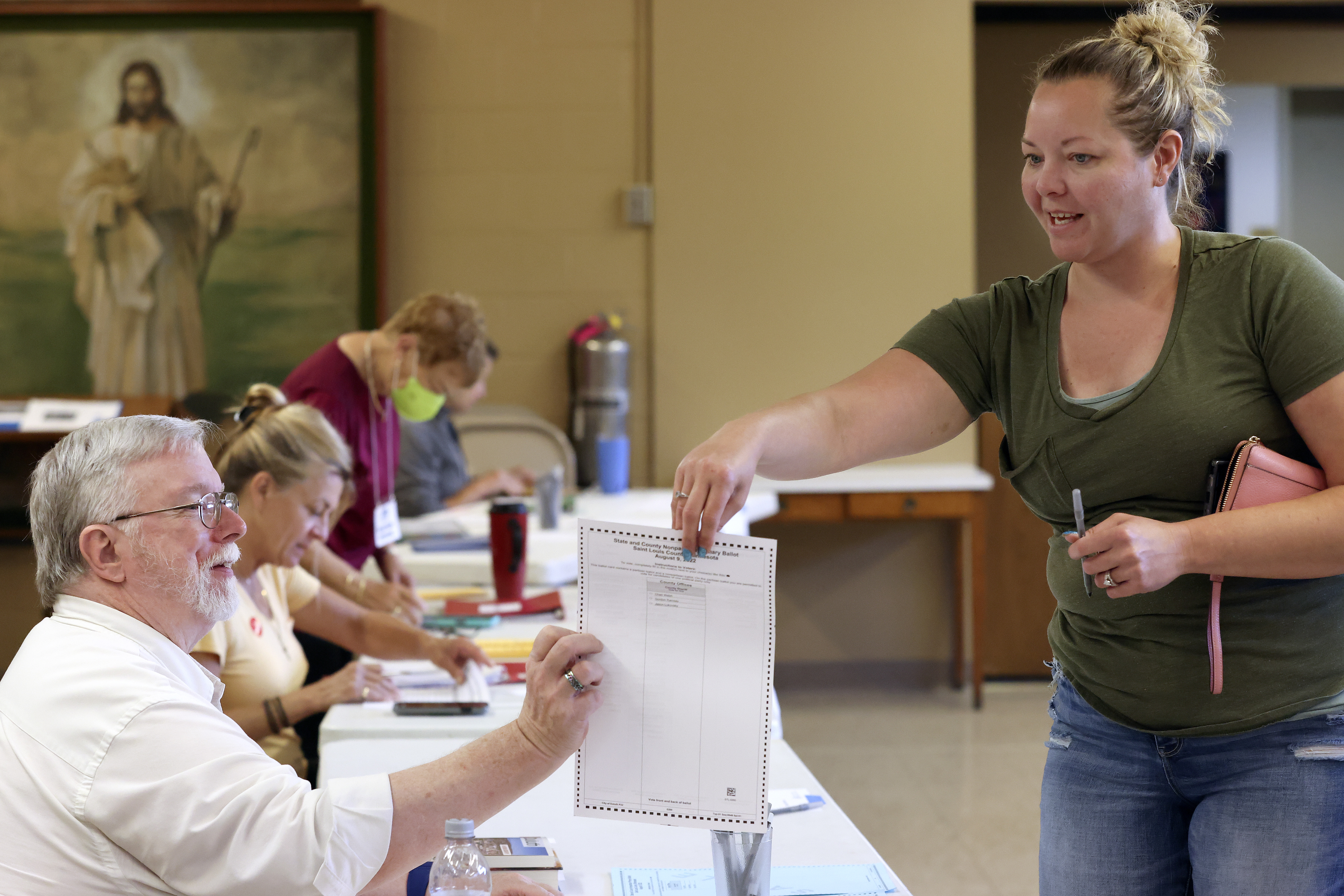 Minnesota lawmakers survive challenges from political firebrands in Tuesday's primaries - Vimarsana News