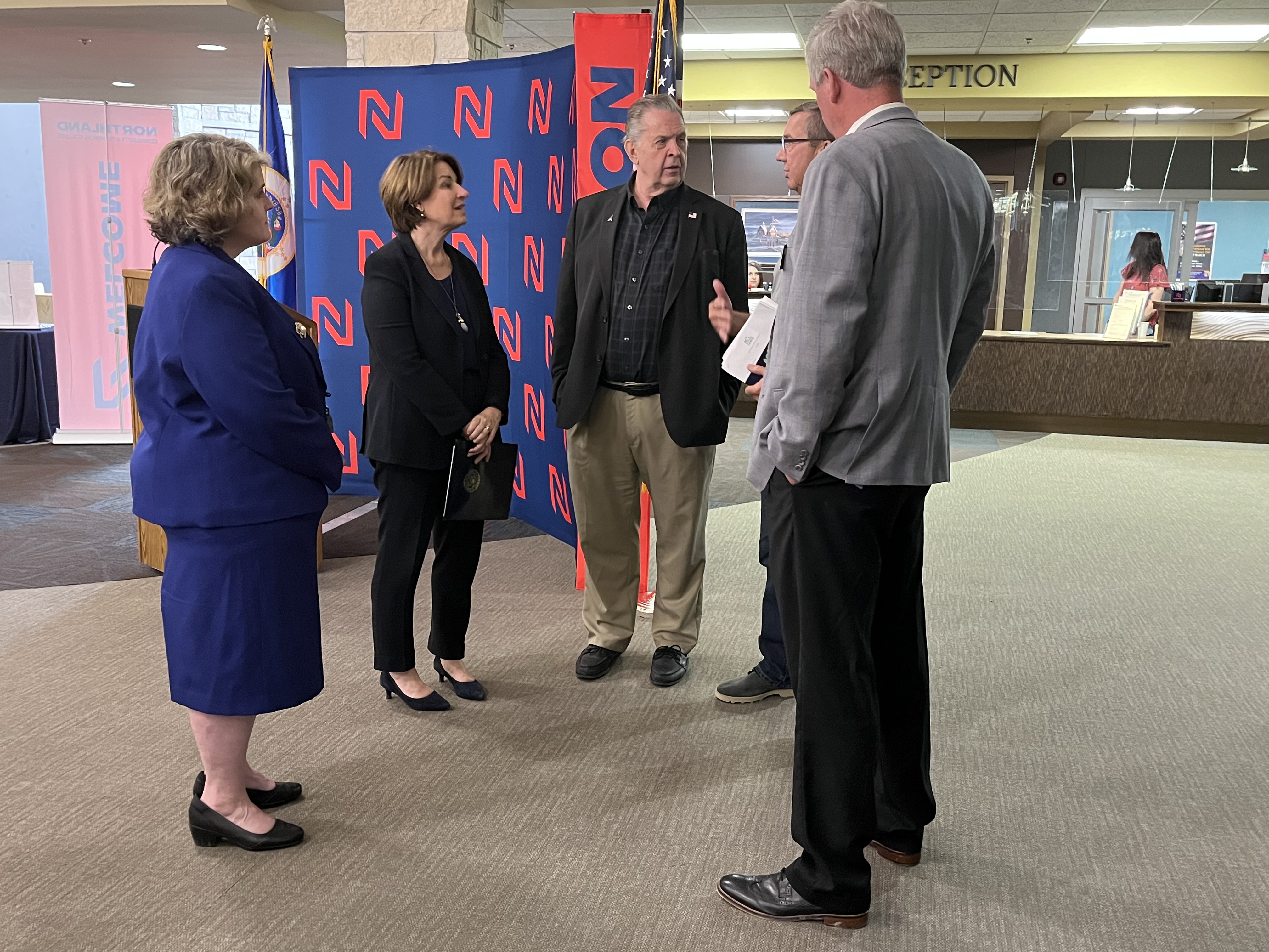 Sen. Amy Klobuchar talks new supply chain law to northwest Minnesota agricultural leaders - Vimarsana News