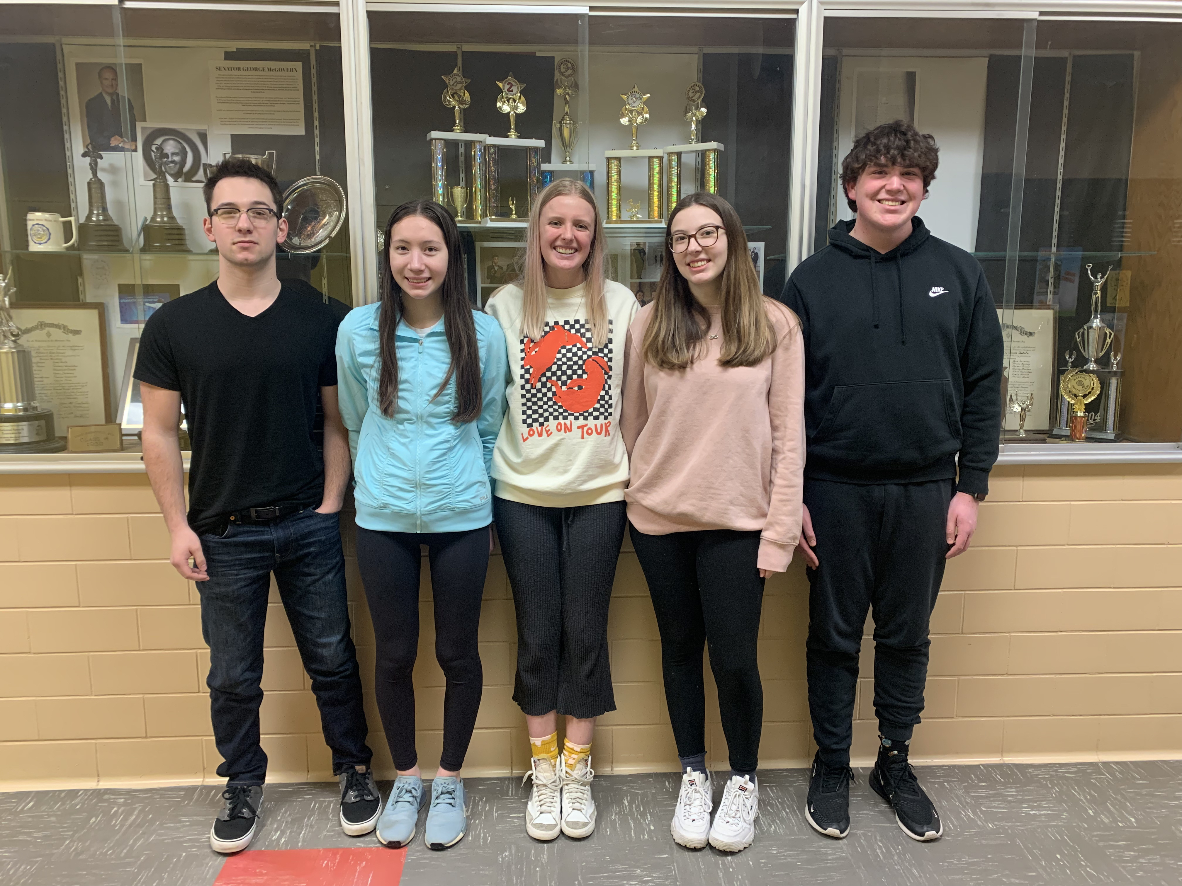 Mitchell's Lofgren, Wede qualify to National Speech and Debate tournament, Kernel delegation expands to five - Mitchell Republic - Vimarsana News