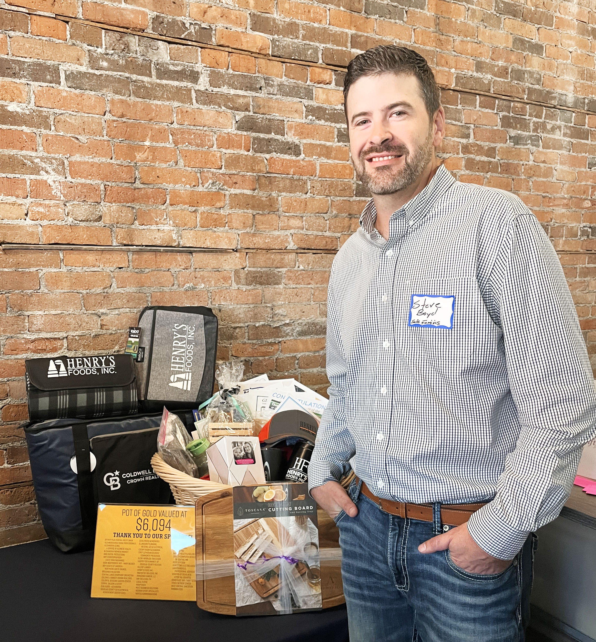 Safe Families for Children wins Pot of Gold prize at Alexandria Chamber event - Vimarsana News