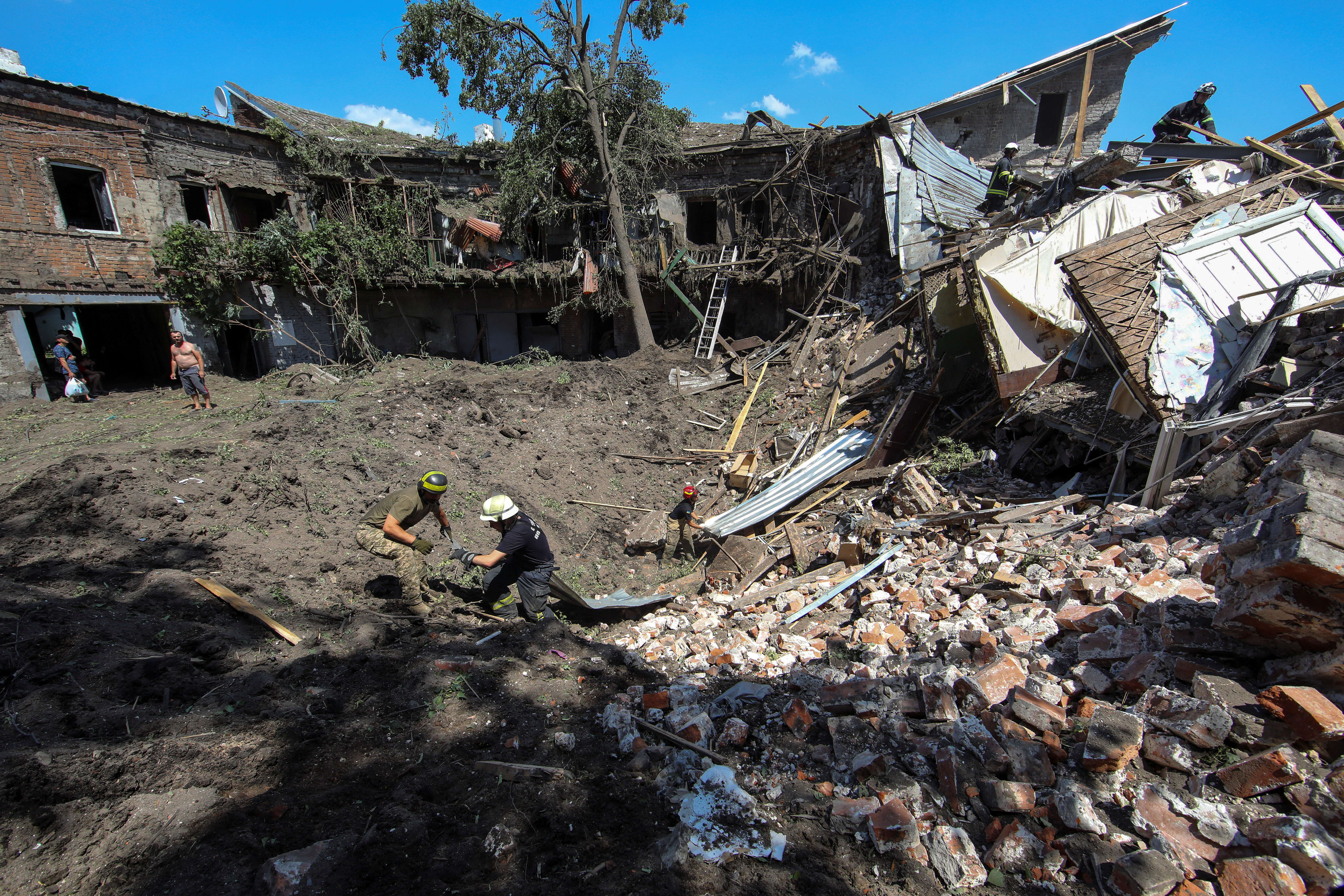 Russia threatens broad Ukraine offensive as US presses China over war stance - Vimarsana News