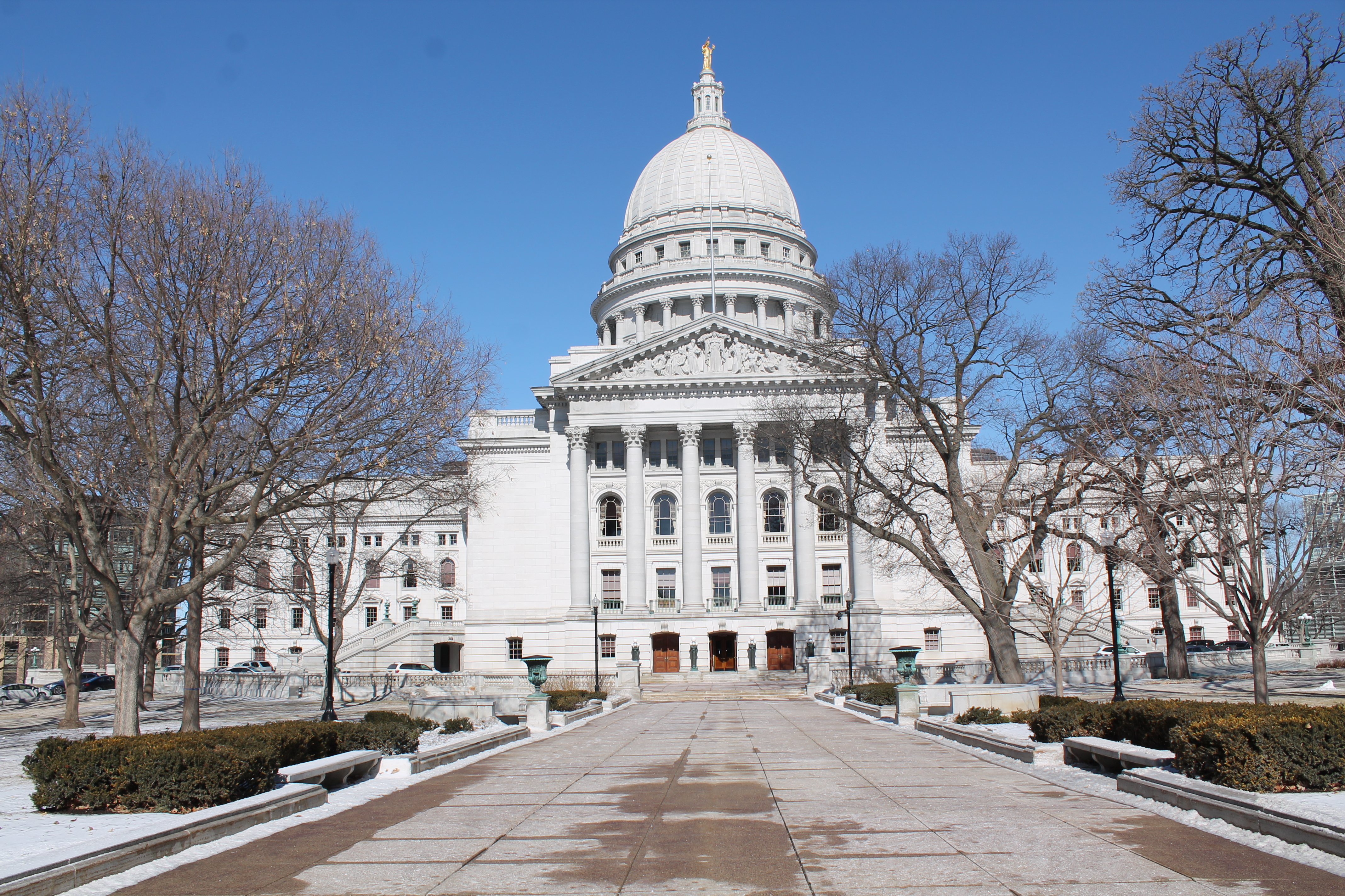 Wisconsinites will likely see a tax cut this year. Whose will go down the most? - Vimarsana News