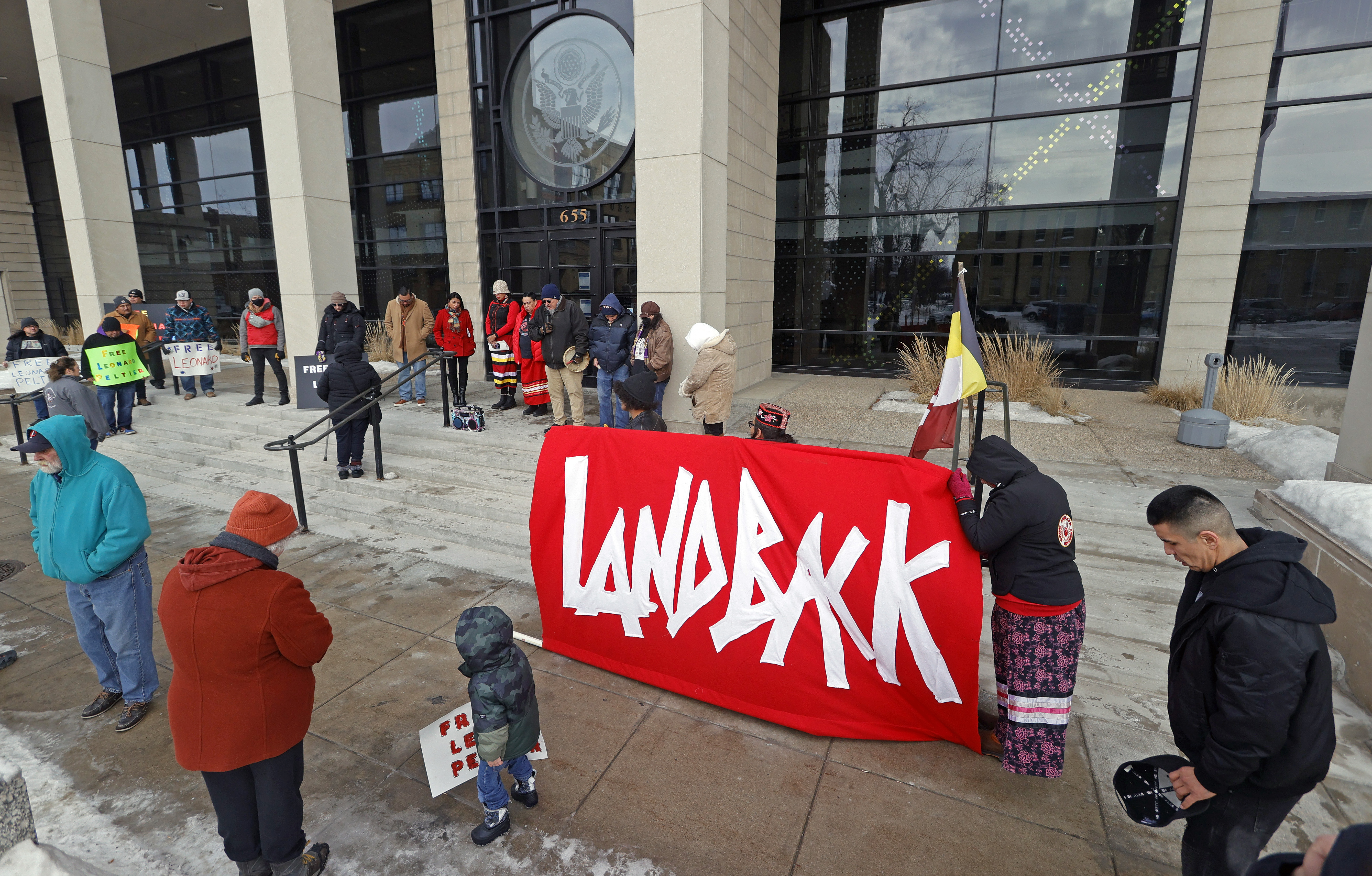 On anniversary of Leonard Peltier's arrest, dozens gather in Fargo to plead for his release - Vimarsana News