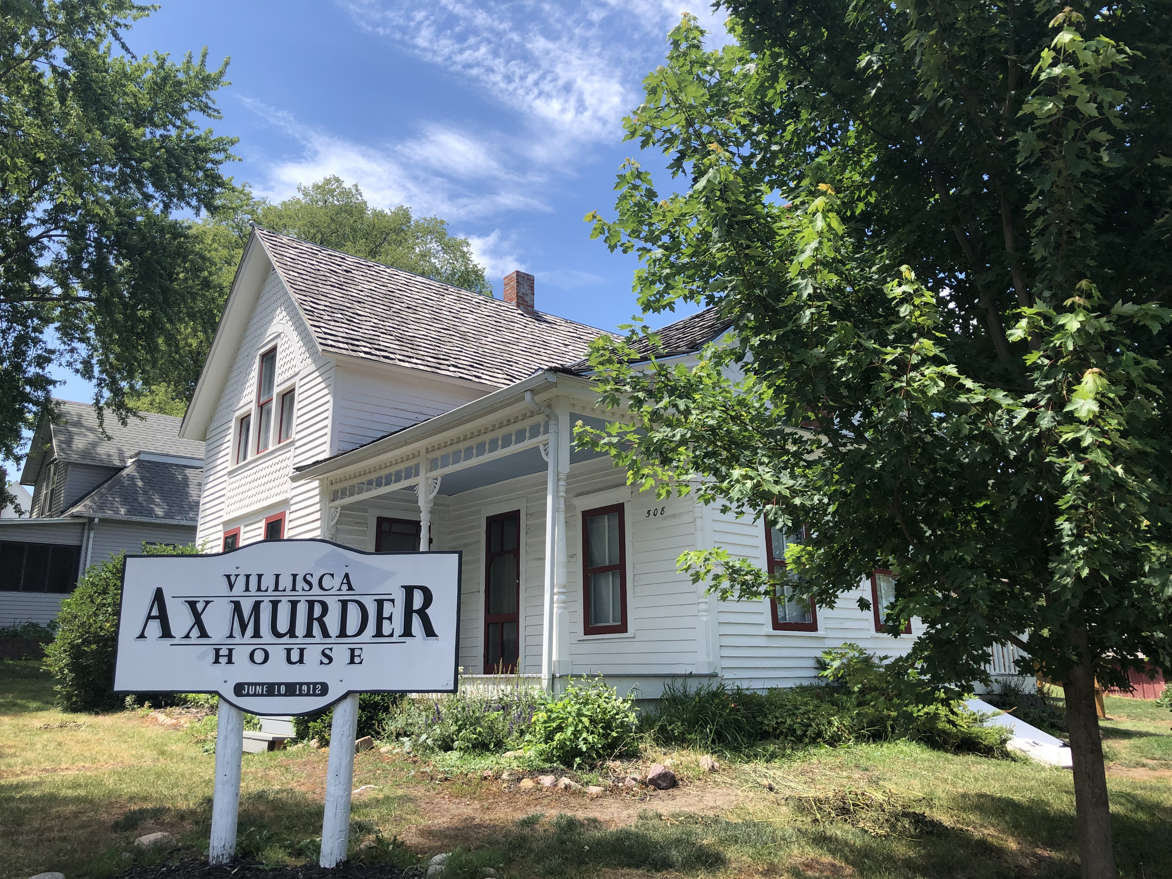 Was a railroad-hopping serial killer responsible for the Midwest's most infamous ax murders? - Vimarsana News