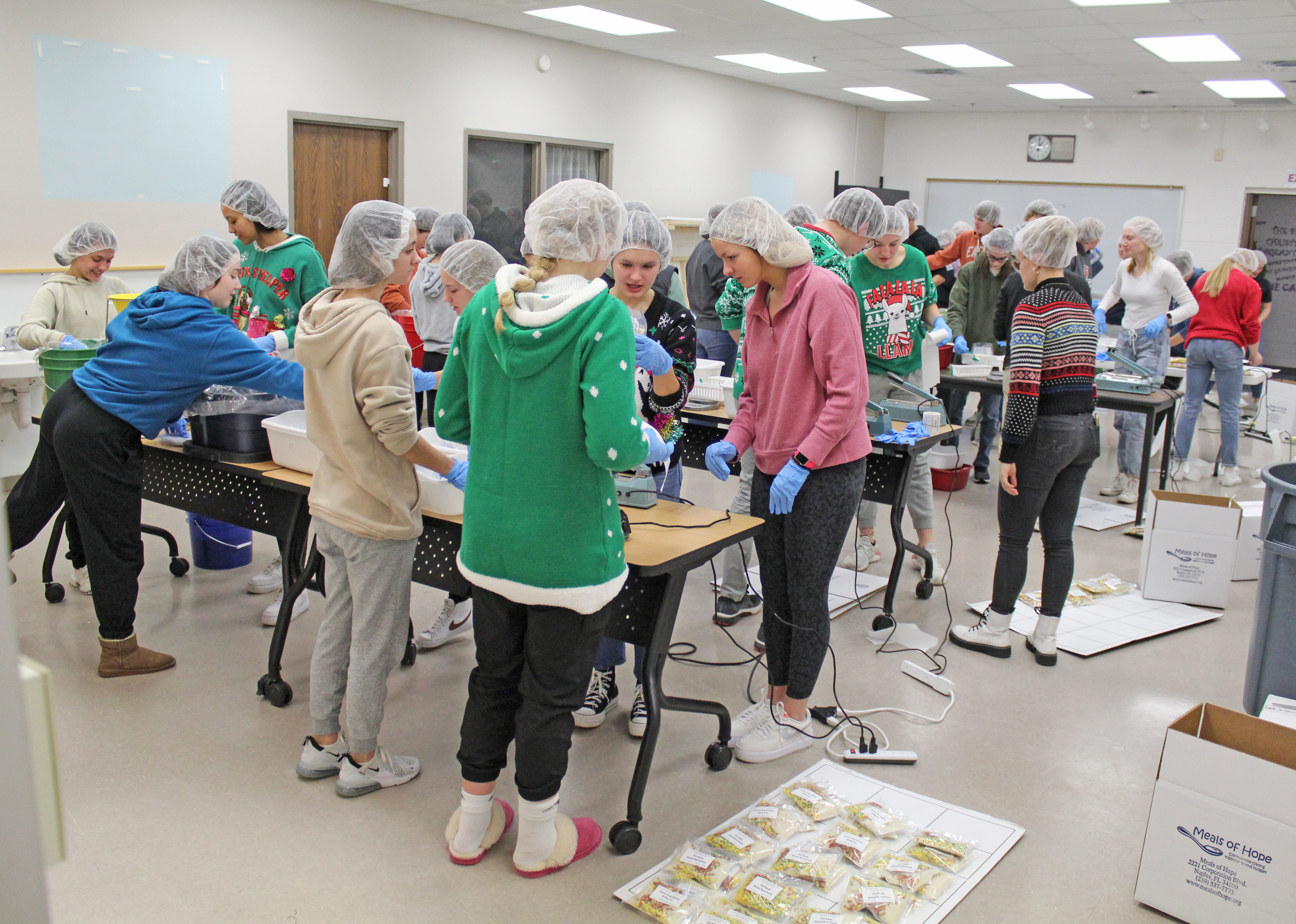 Many hands make light work as Park Rapids NHS packs 10,000 meals - Vimarsana News