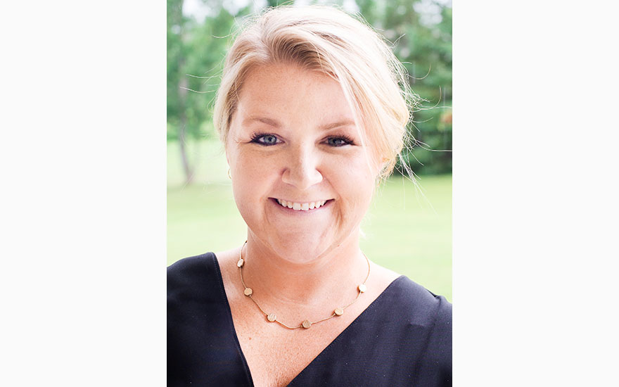 Kelli Minnerath is new executive director for Alexandria Education Foundation, Cardinal Athletic Foundation - Vimarsana News