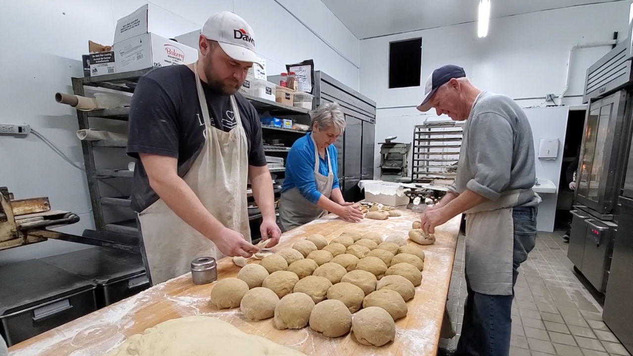 'Continuing a legacy:' After 104 years, Soholt Bakery in Mayville has new owners - Vimarsana News