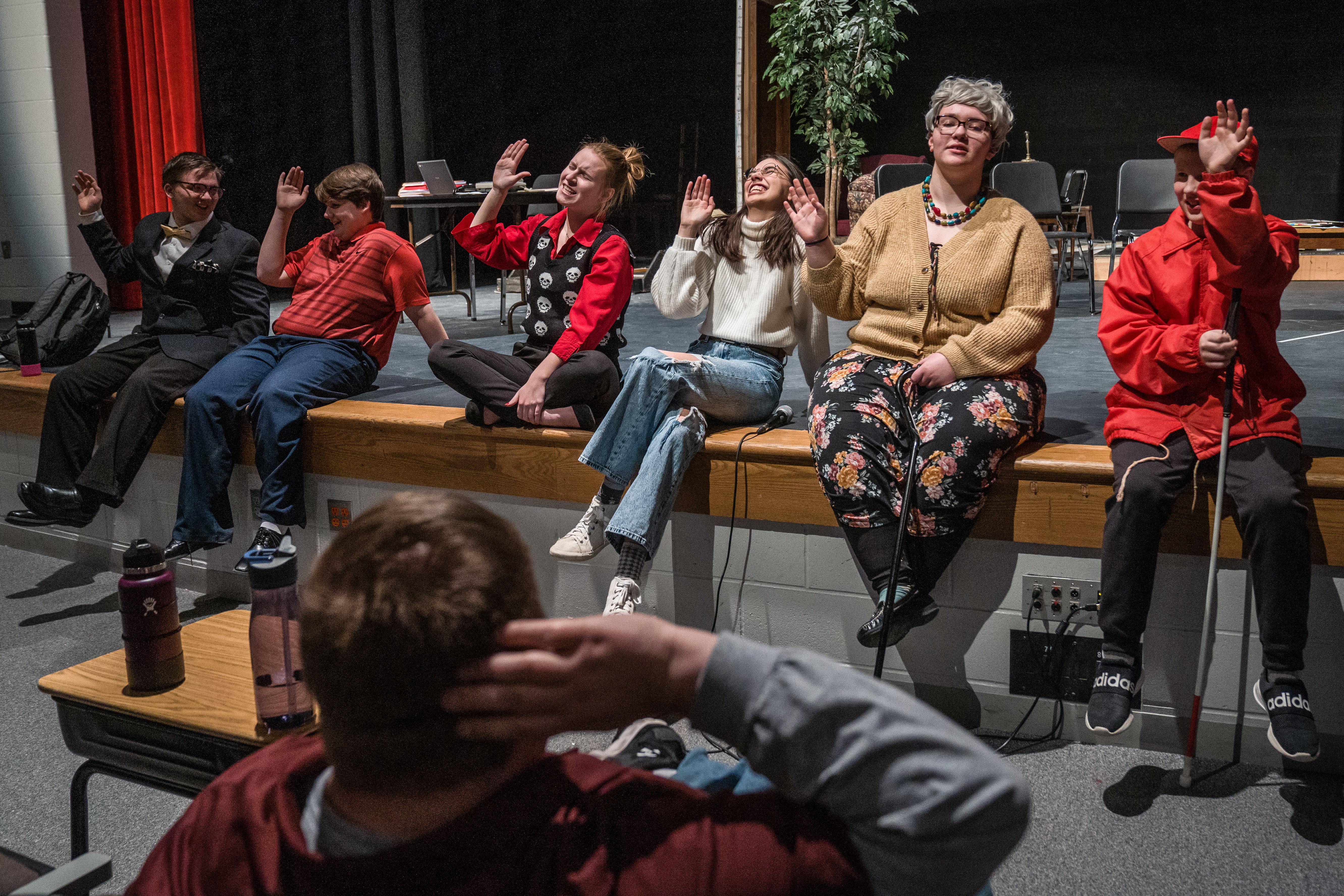 Decades later, Kenyon-Wanamingo raises curtain on one-act competition with existential performance - Vimarsana News