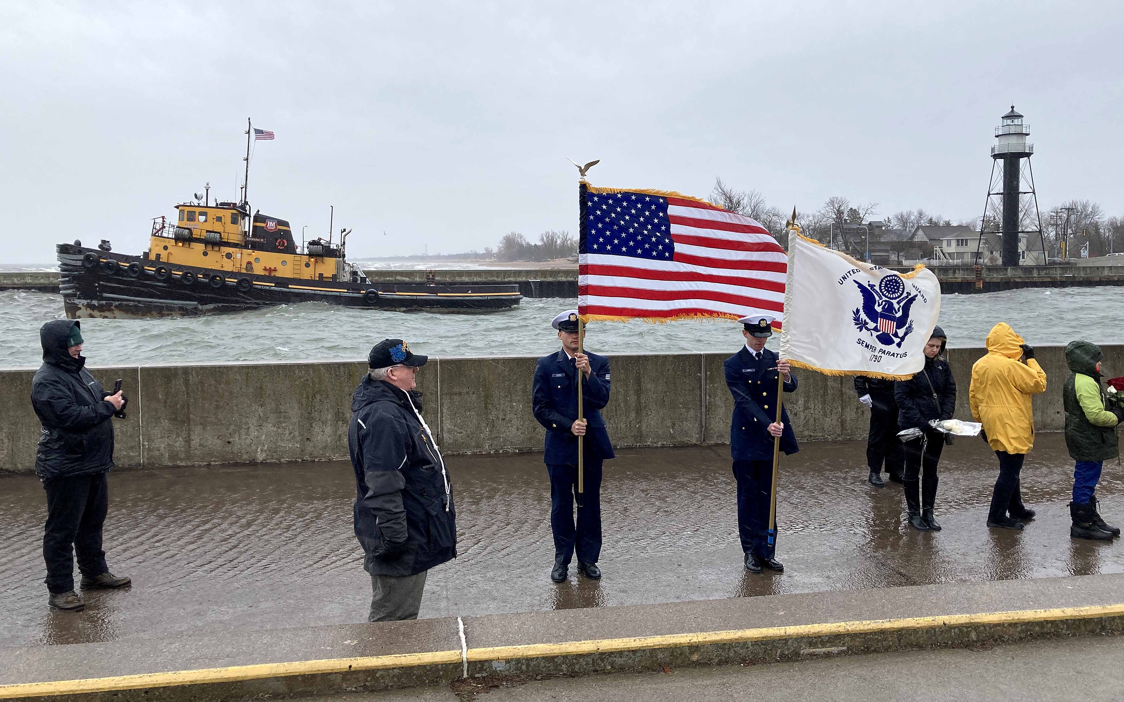 Remembering loss continues in Canal Park on anniversary of pier accident - Vimarsana News
