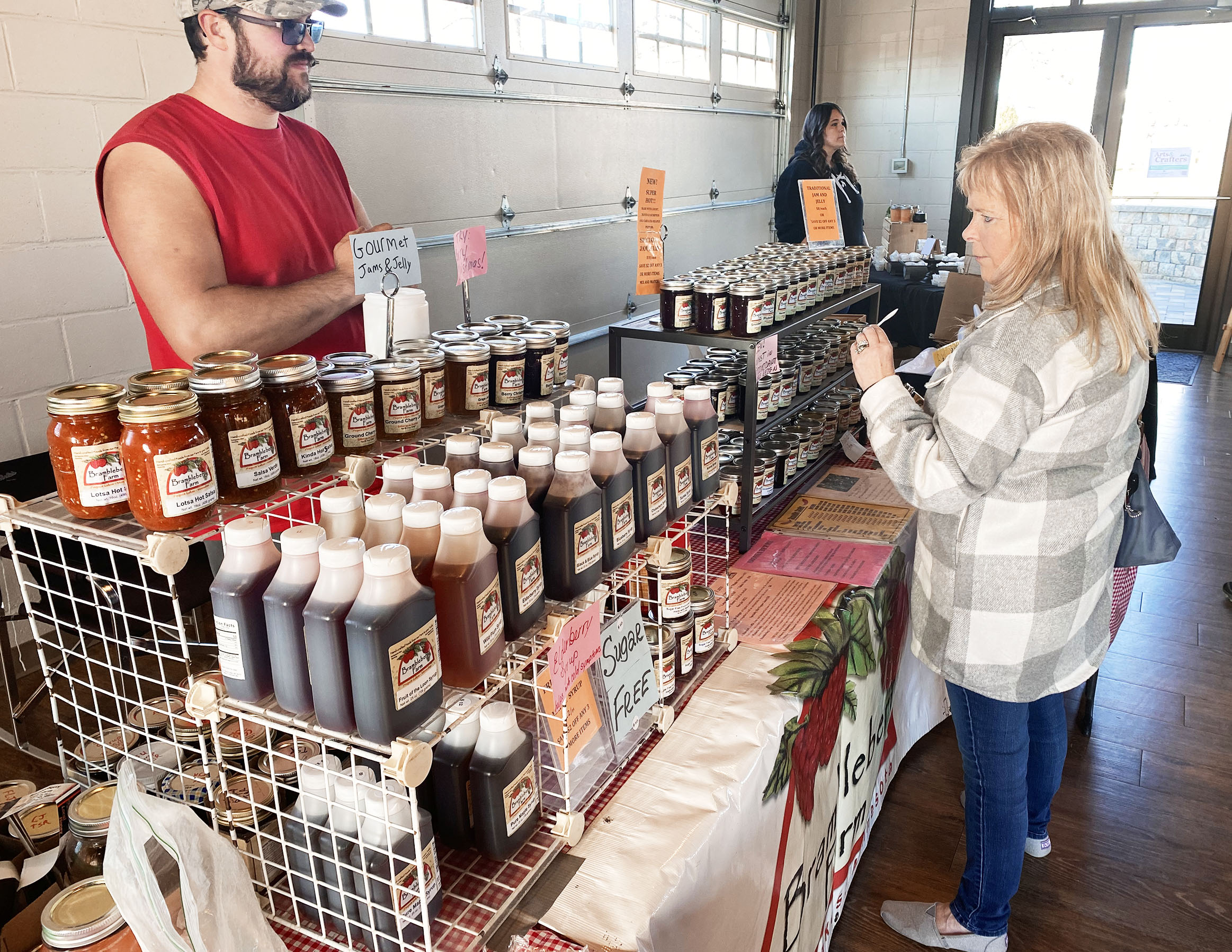 Holiday Arts and Crafters Tour in Alexandria area draws browsers and buyers - Vimarsana News