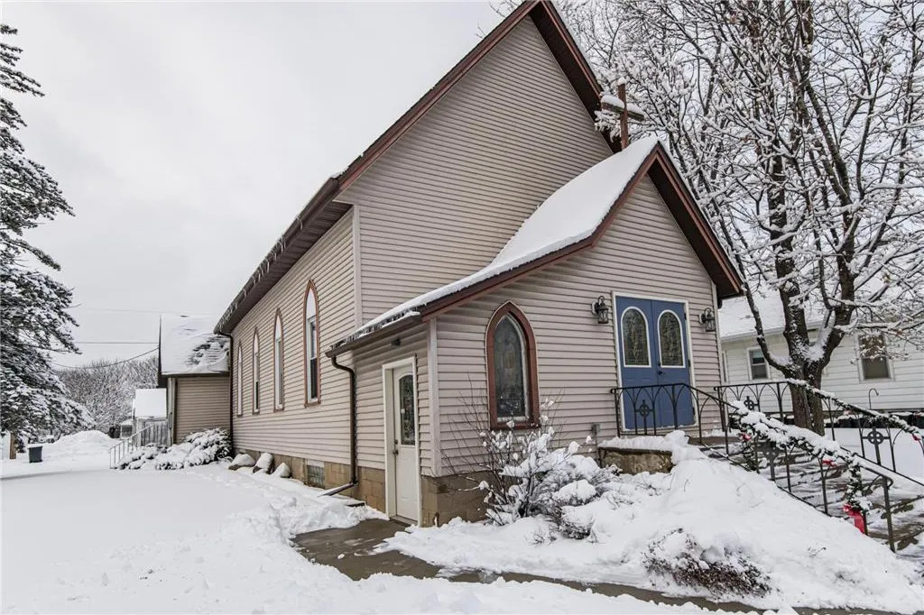 A 149-year-old 'historic piece' of Pine Island is for sale at $199,900 - Vimarsana News