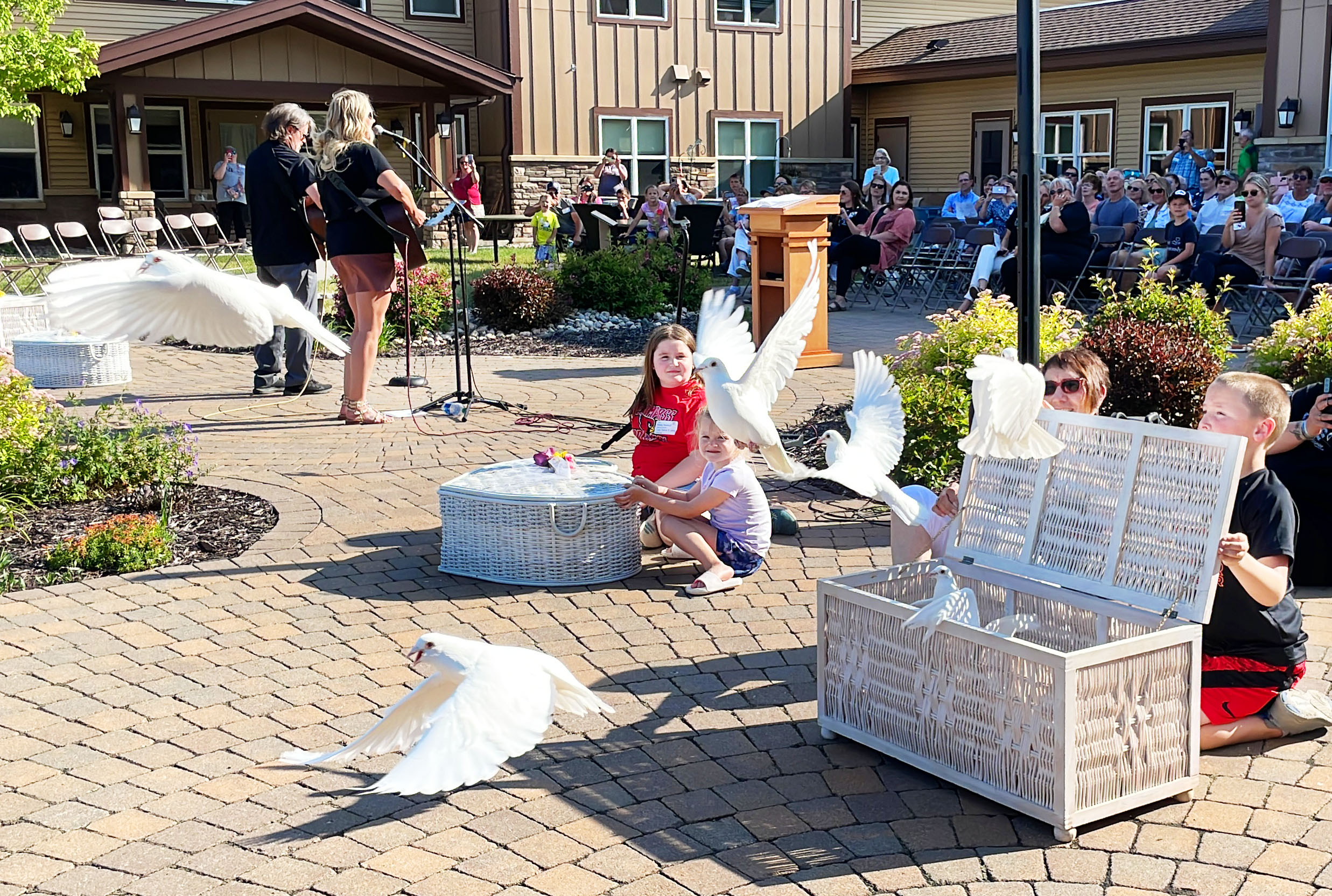 Doves released in memory of Knute Nelson Hospice patients (w/video) - Vimarsana News