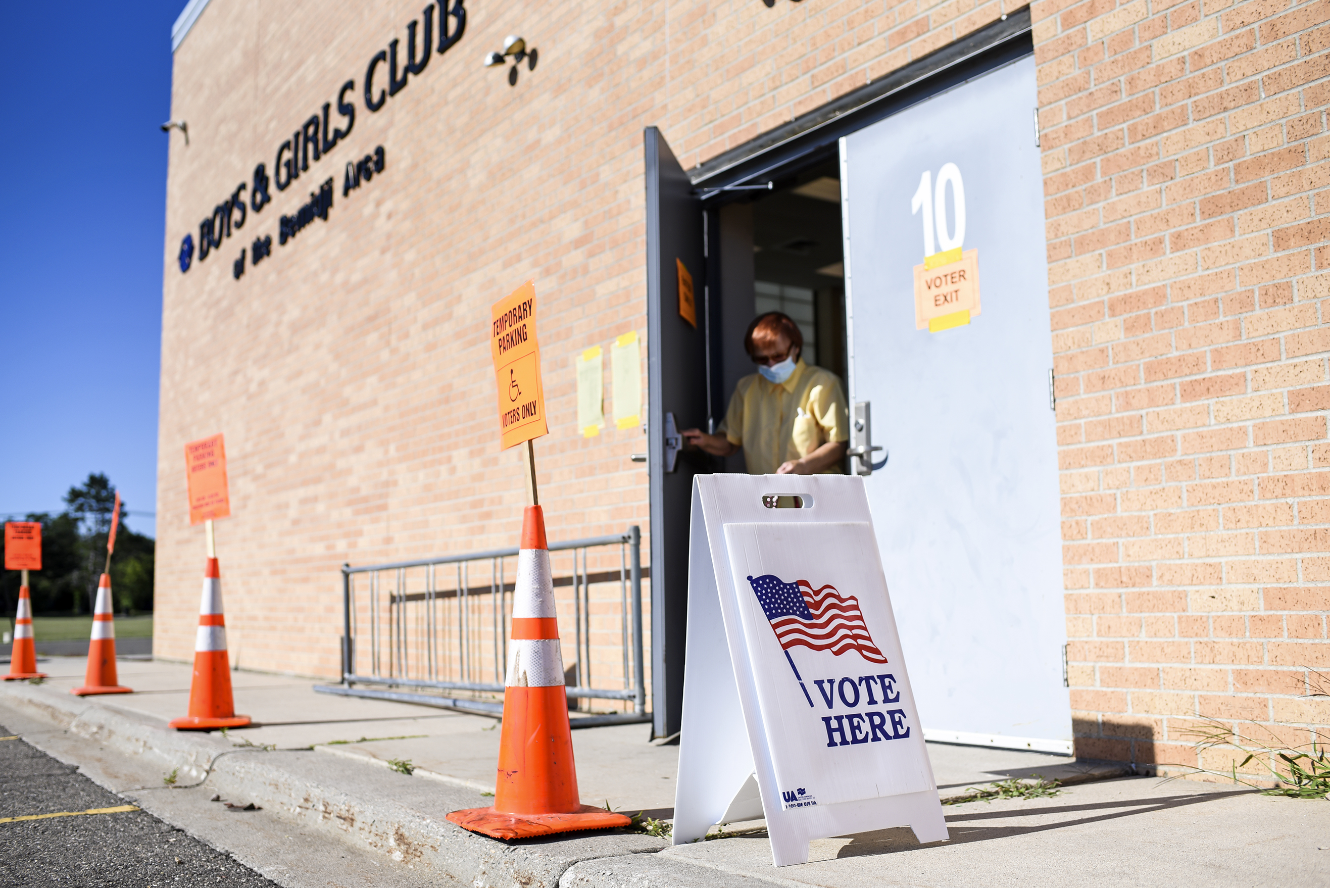 Bemidji residents take to the polls to vote in primary election - Vimarsana News