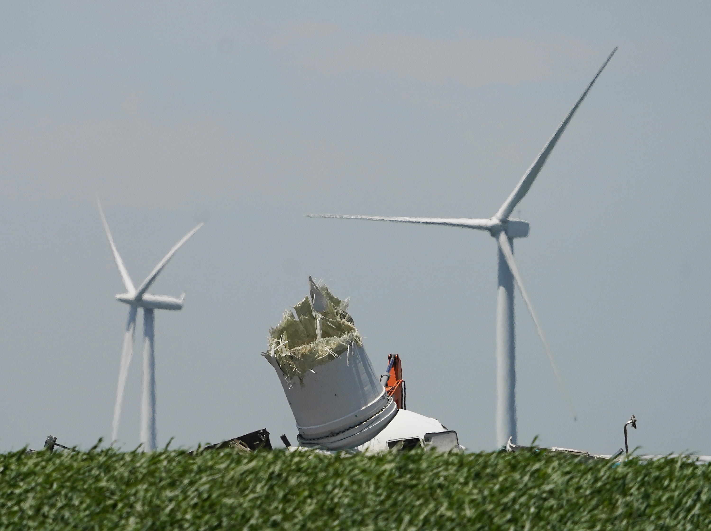 Despite recycling efforts, many older wind turbine blades still end up in landfills - Vimarsana News