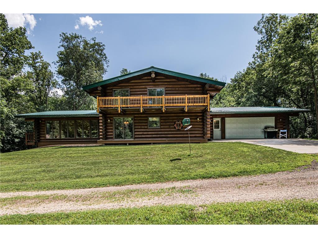 Rustic doesn't come cheap; Pine Island log cabin asking price just below $1 million - Vimarsana News