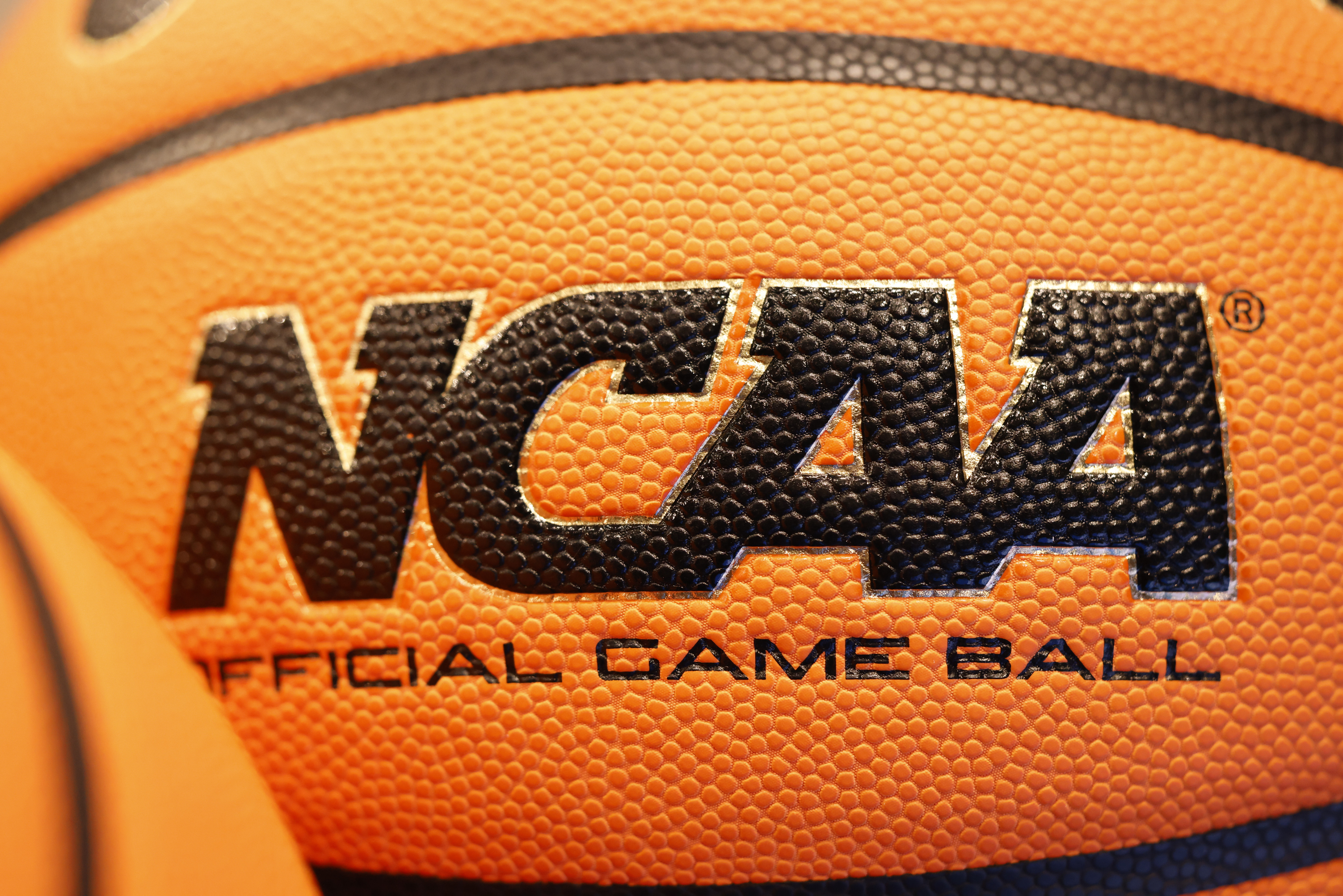 Denver pulls away from South Dakota men in second half - Vimarsana News