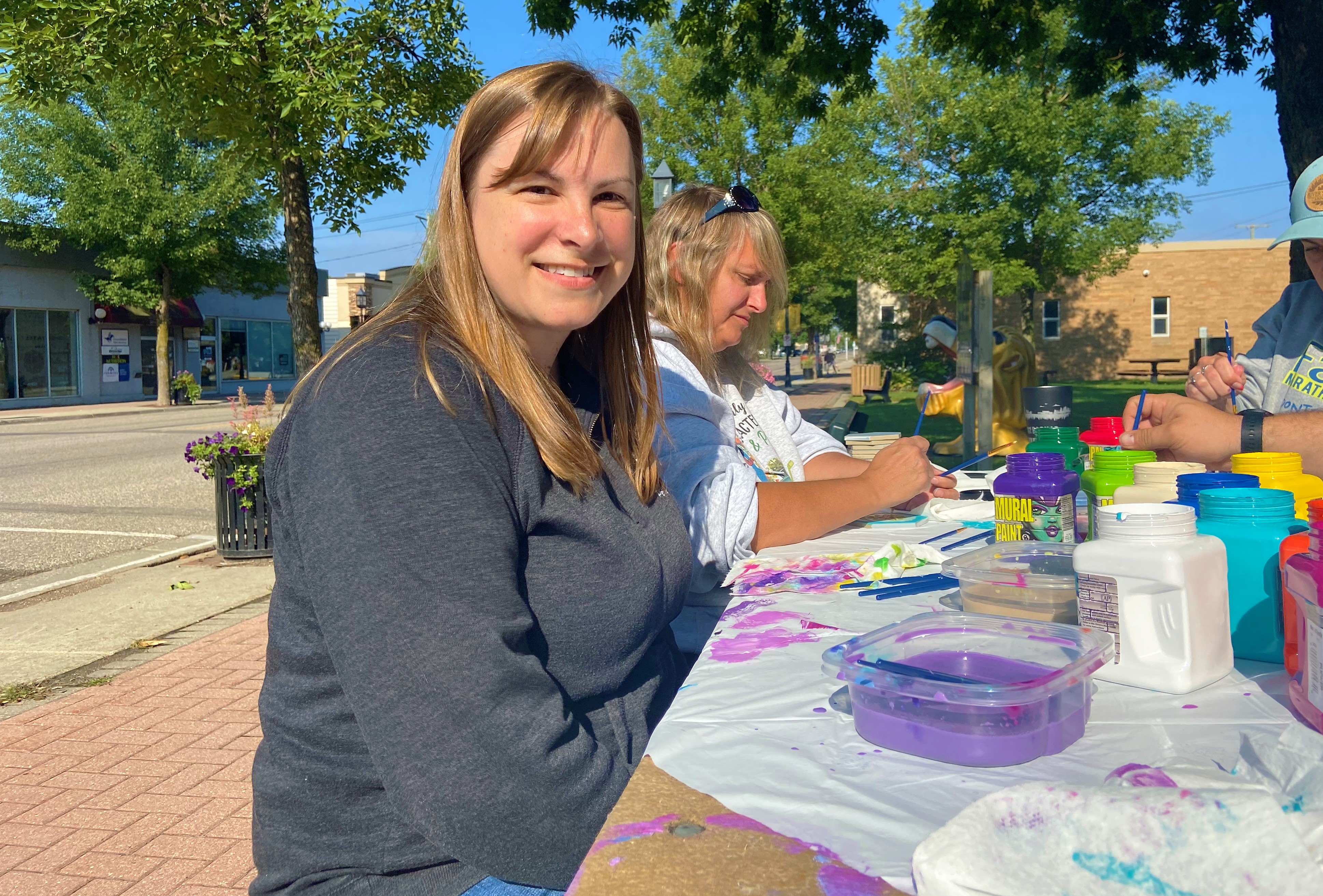 Welcome to Perham! Community paints tiles for future park mural - Vimarsana News