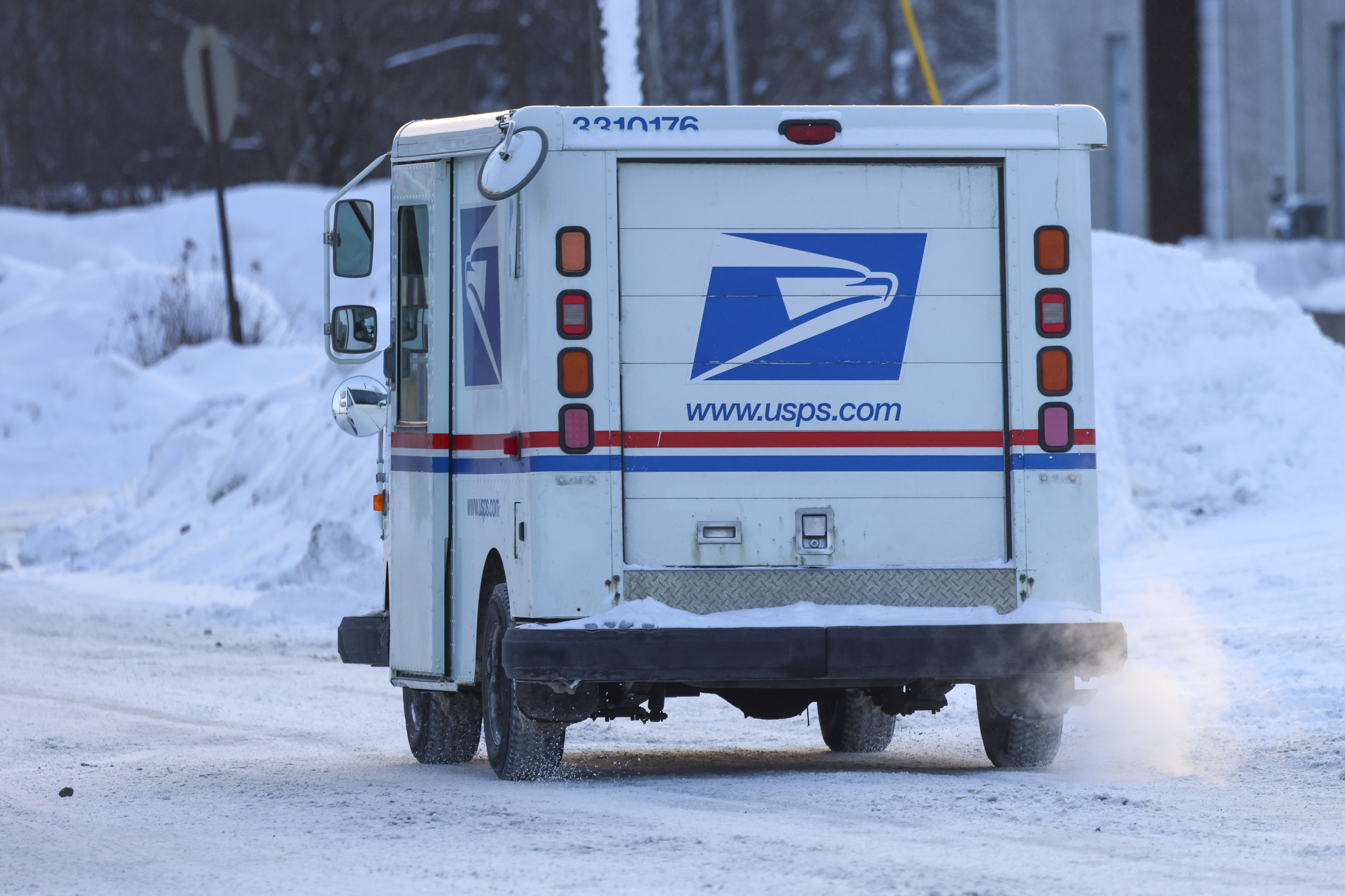 Staffing trouble, more packages mean delays for Duluth-area mail, carriers claim - Vimarsana News