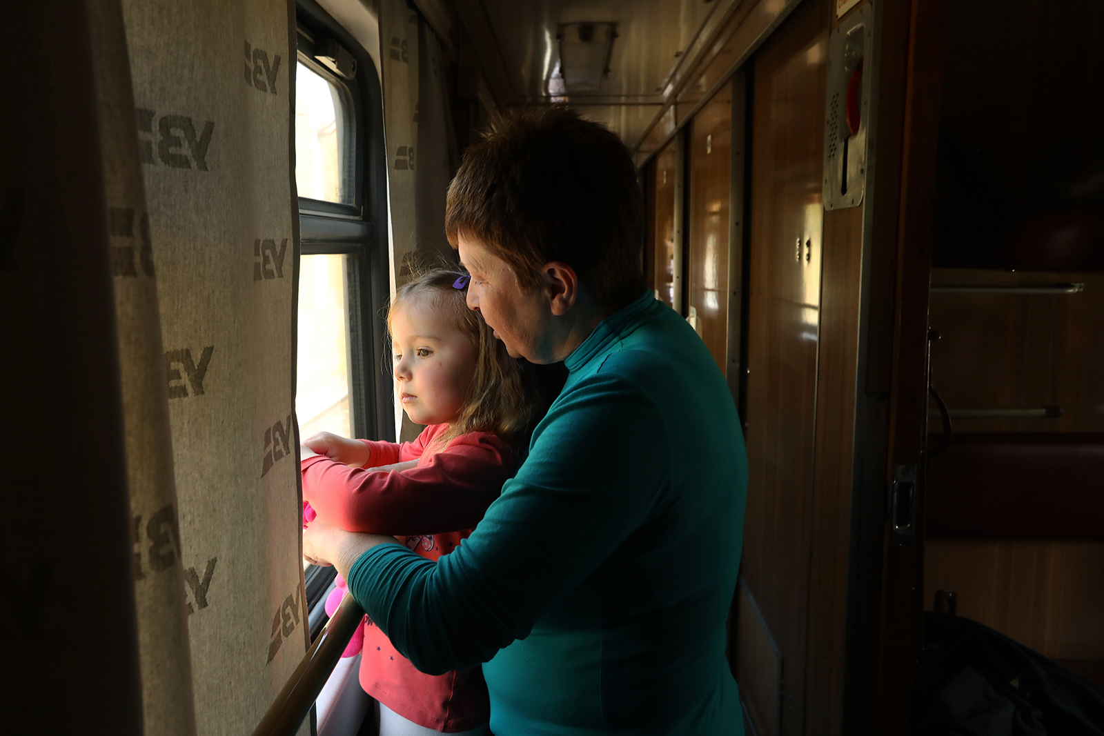 Ukraine says all women and children now evacuated from Mariupol steel mill - Vimarsana News