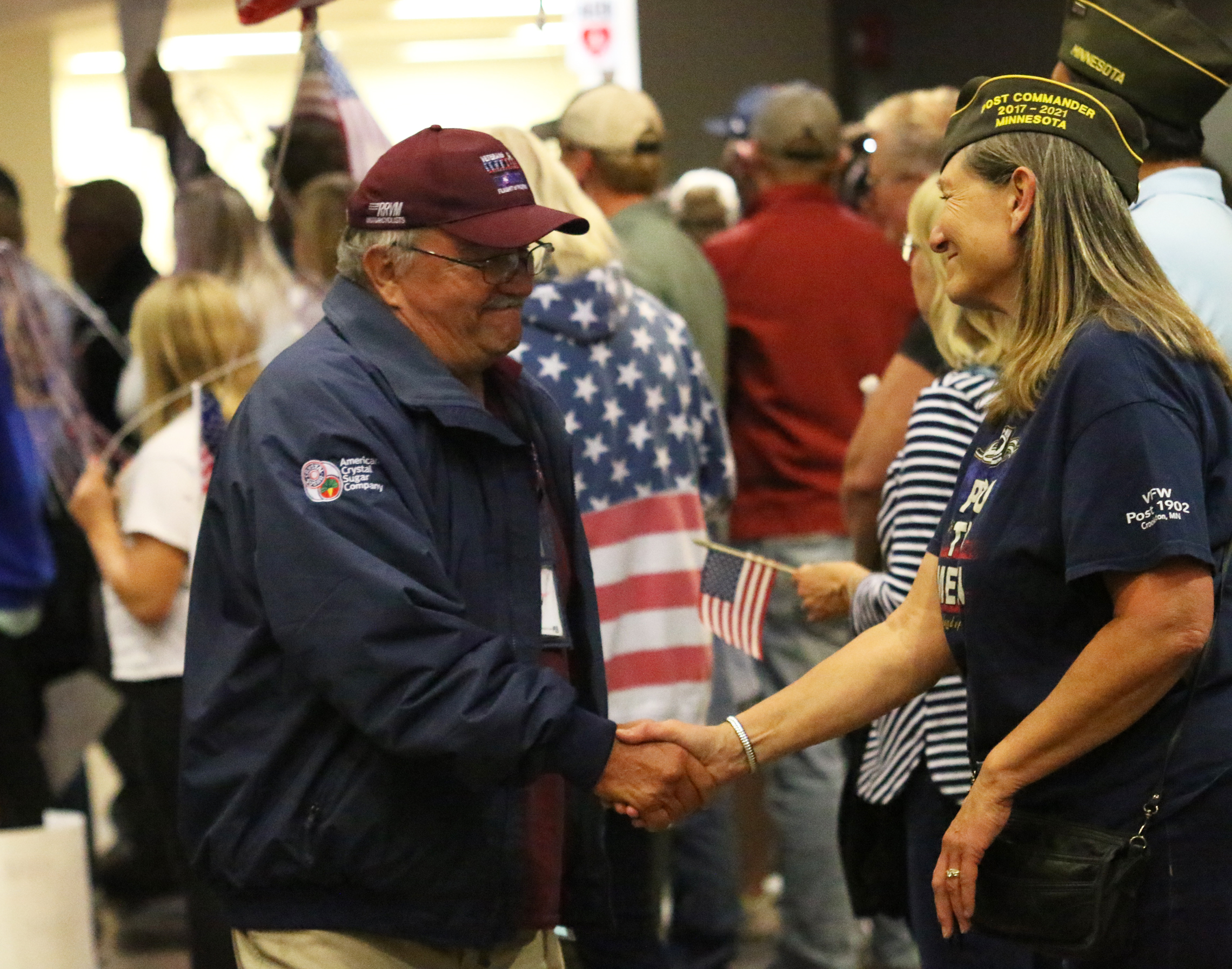 Grand Forks crowd gives rousing welcome to veterans returning from Washington, D.C., on Honor Flight - Vimarsana News