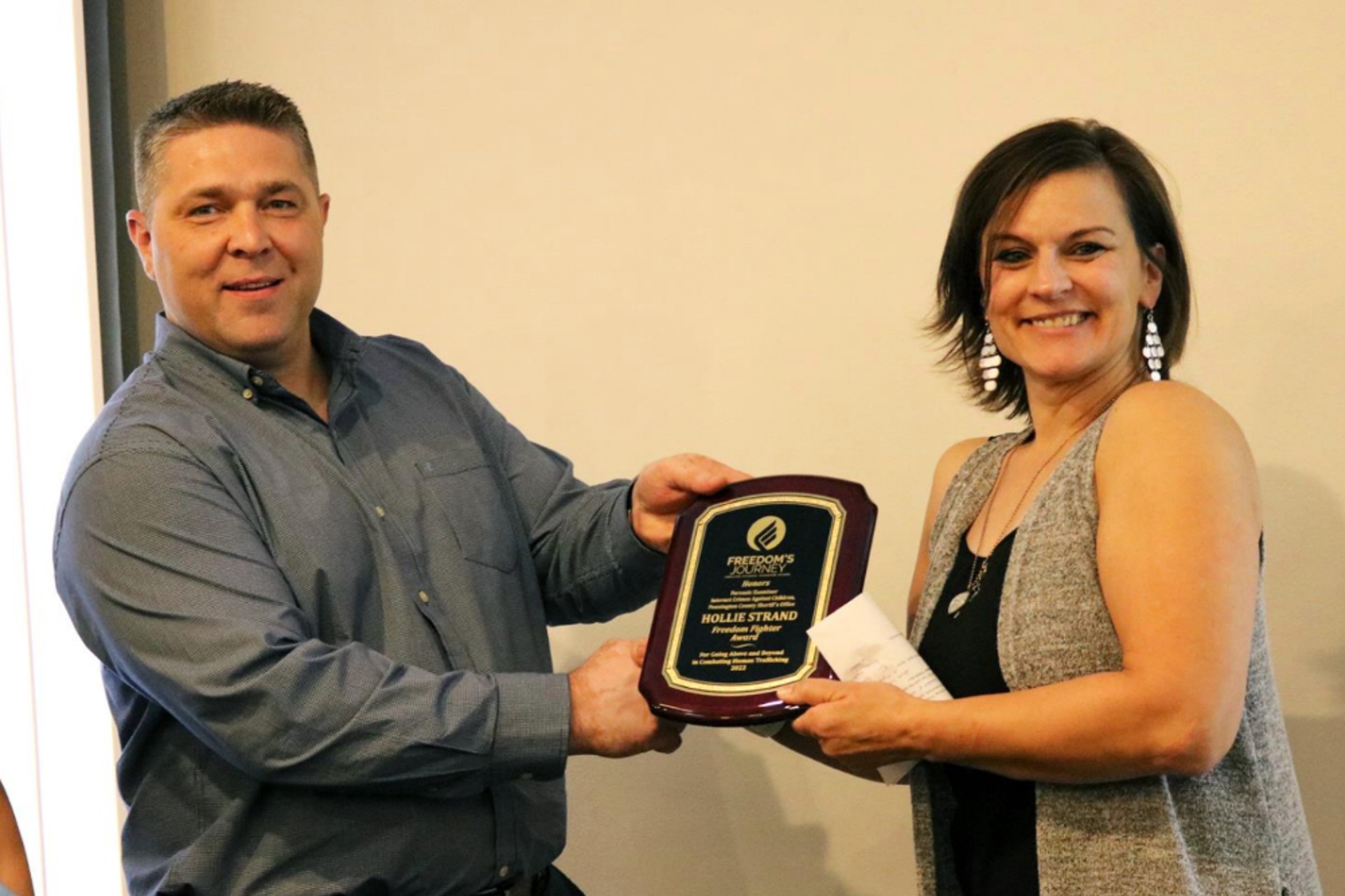 Forensic examiner with DCI honored for work fighting human trafficking in South Dakota - Vimarsana News