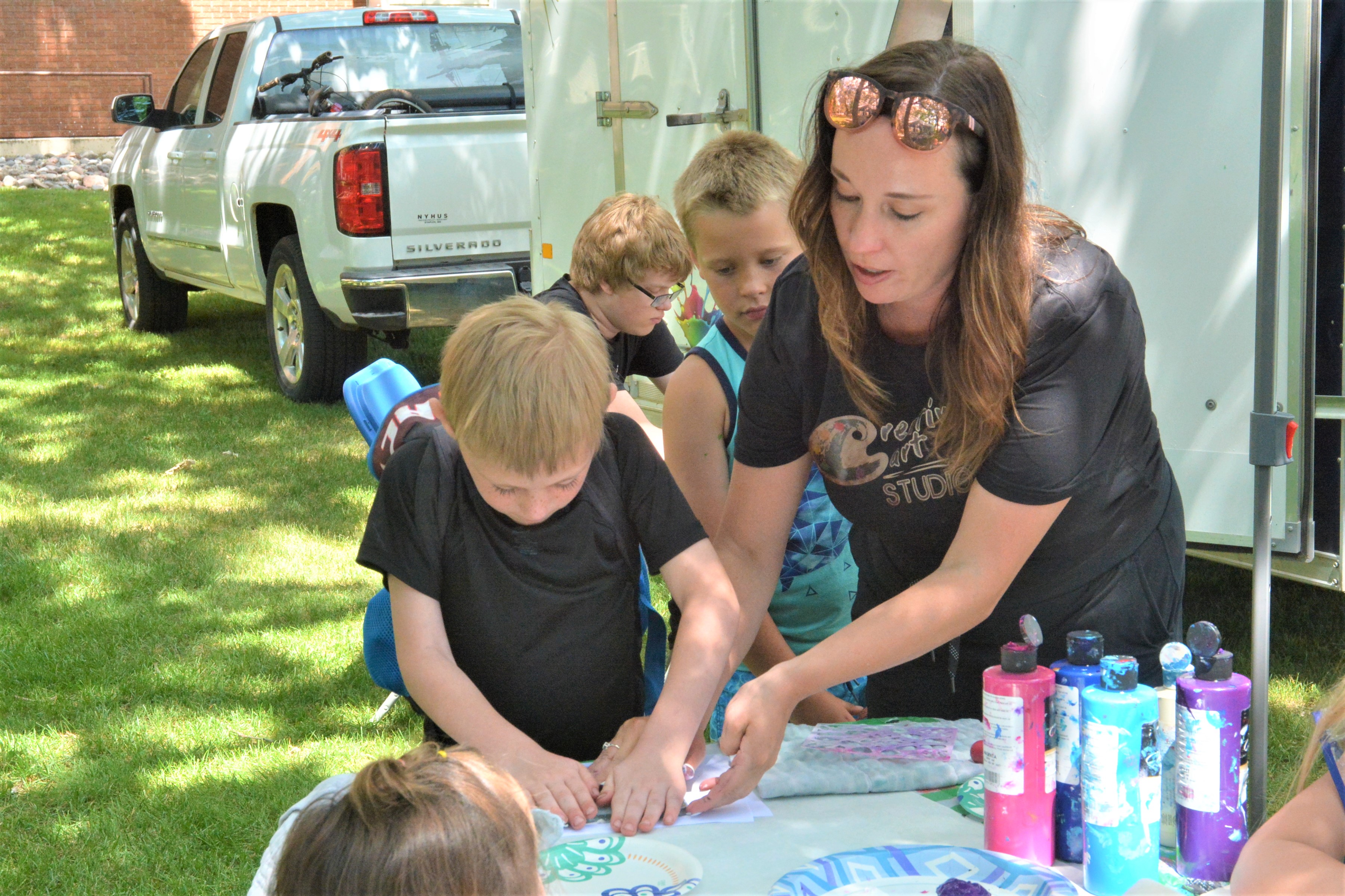 Food and art combine for healthy living at farmers market - Vimarsana News