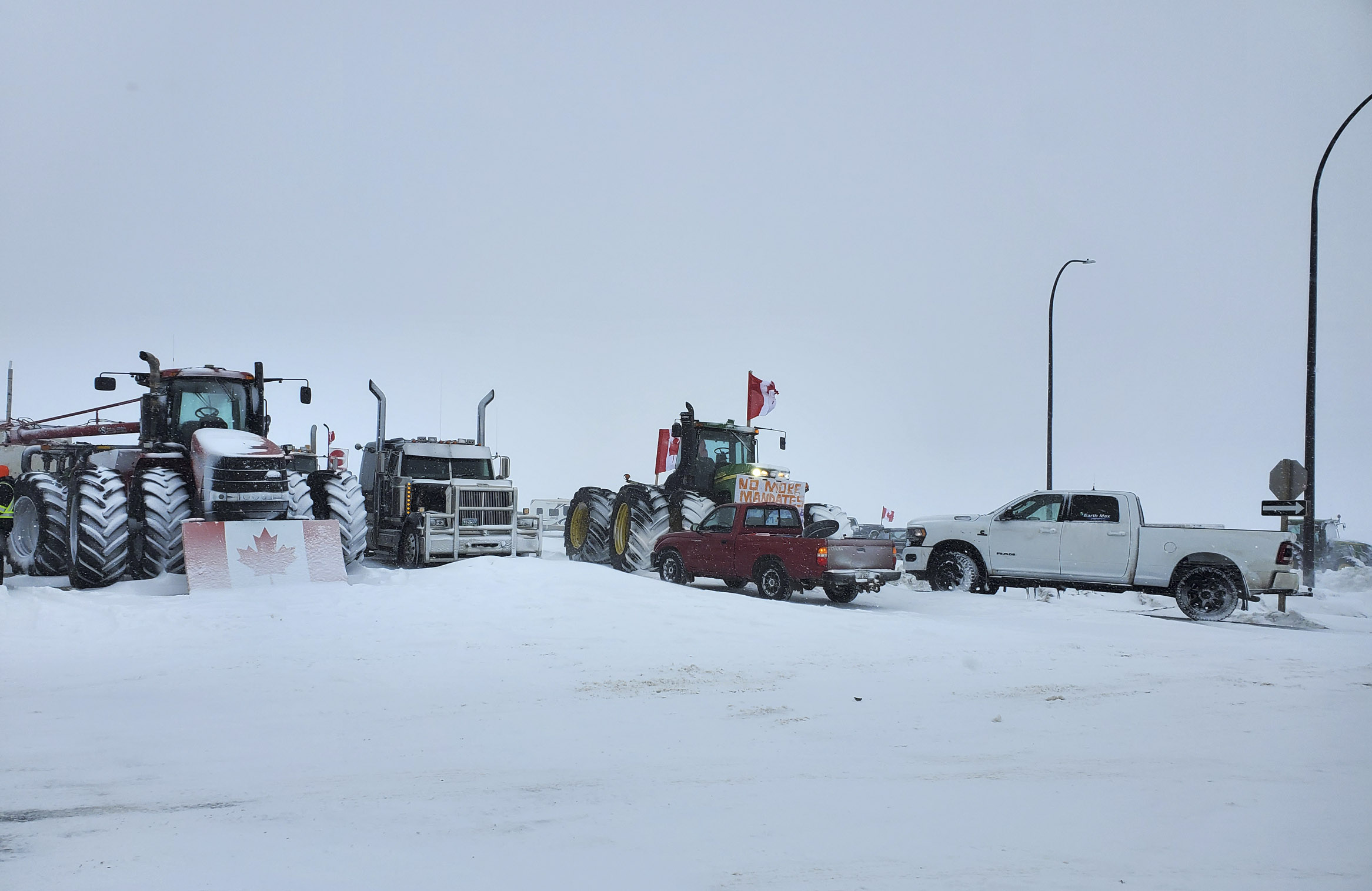 Full access to North Dakota-Manitoba border crossing restored, RCMP says - Vimarsana News
