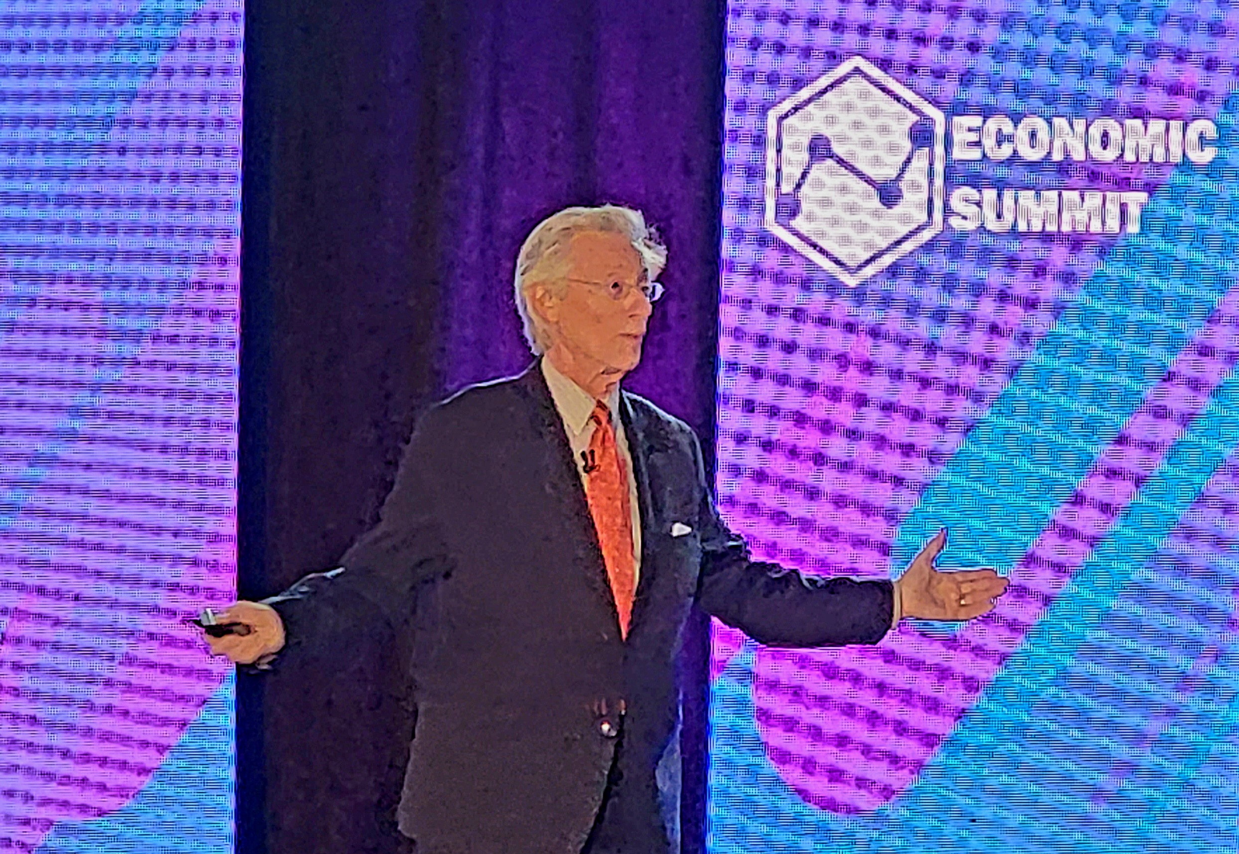 Economist tells Rochester business leaders that the chance of recession is low - Vimarsana News