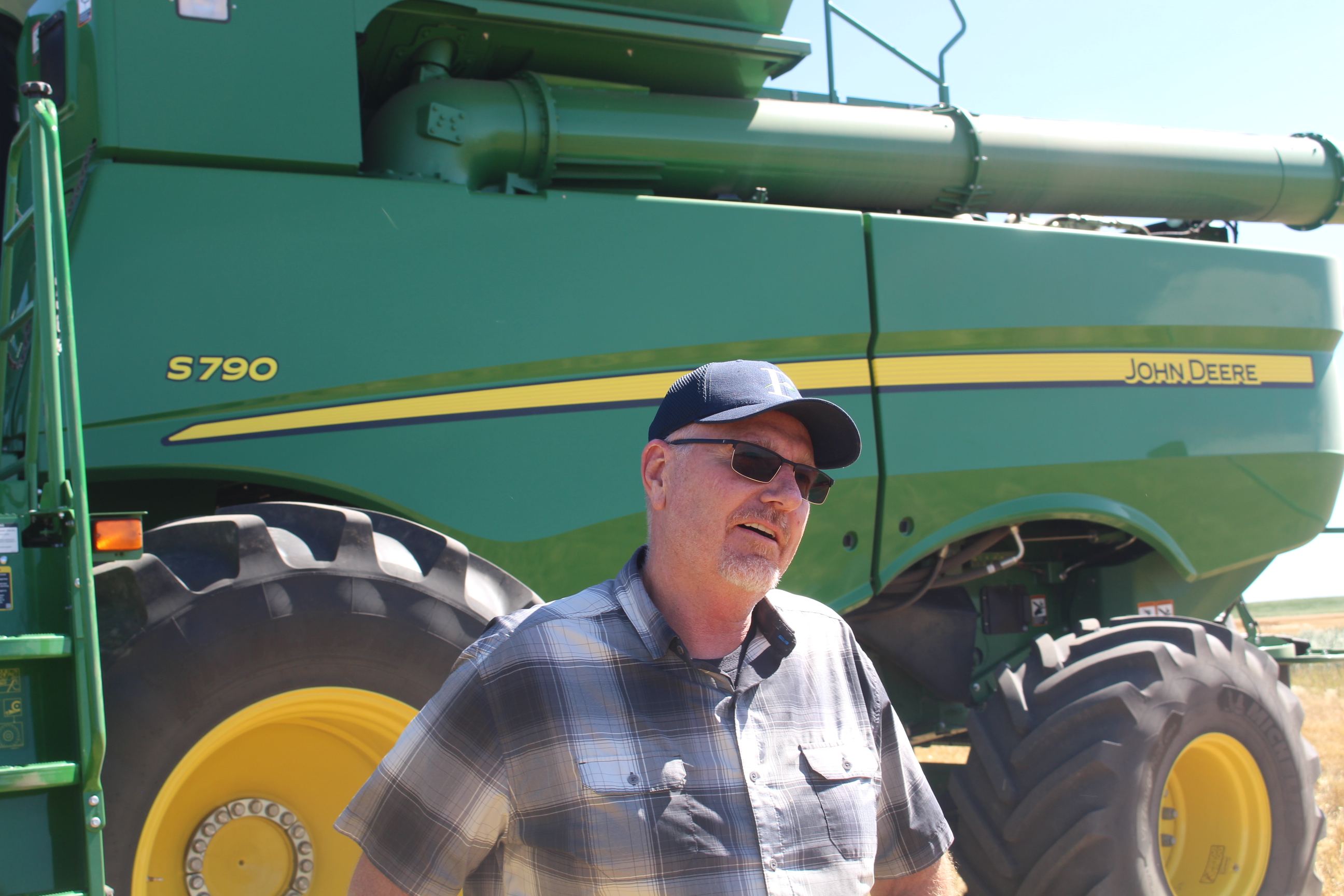 'Just what you do': Farmers rally to harvest wheat of farmers killed in murder-suicide - Agweek | #1 source for agriculture news, farming, markets - Vimarsana News