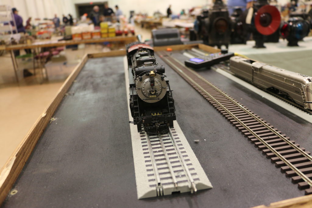 Railroad collectors and history buffs meet in La Crosse for tri-state sale - Vimarsana News
