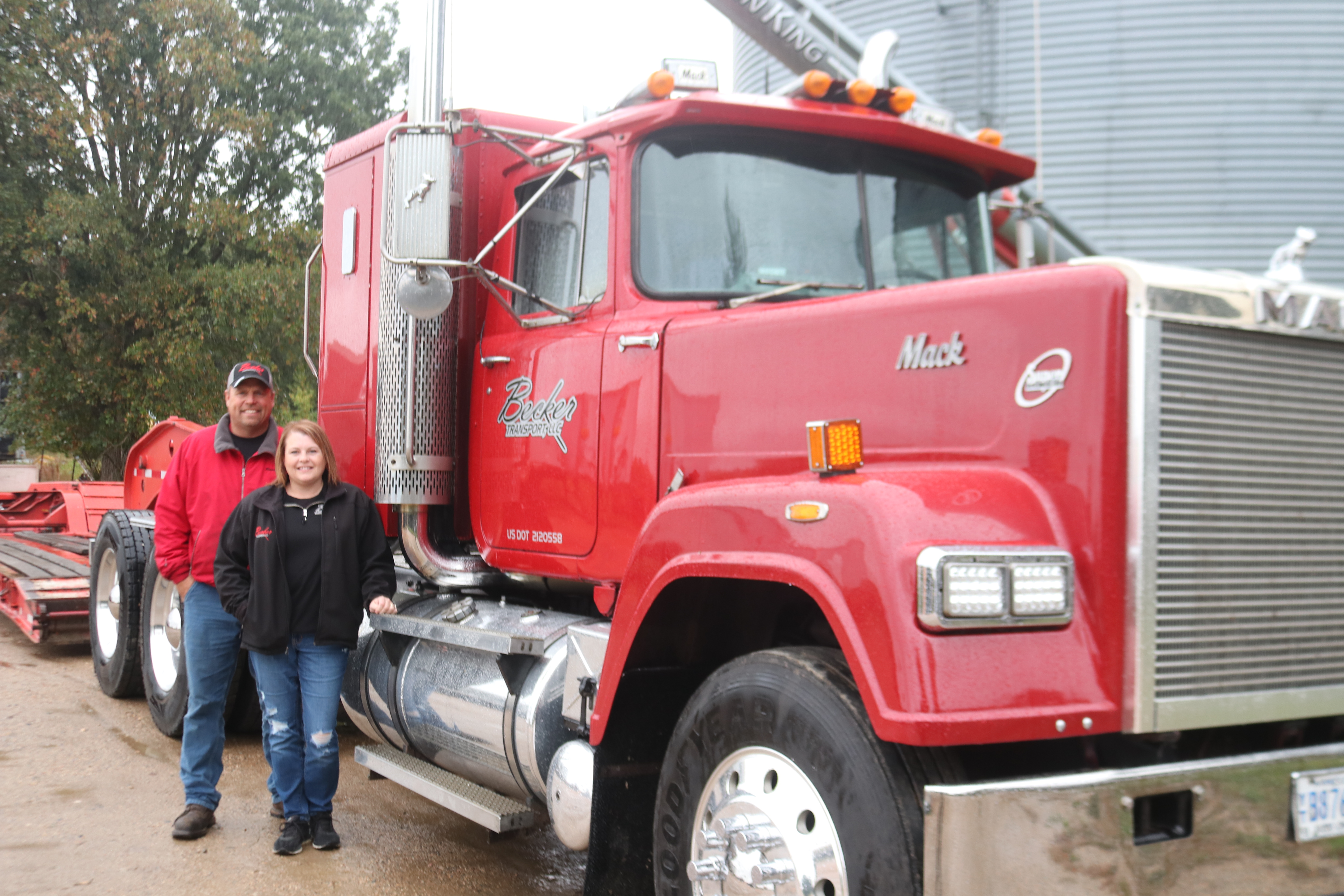 1985 Mack truck still rolling as part of Minnesota farm family business - Vimarsana News
